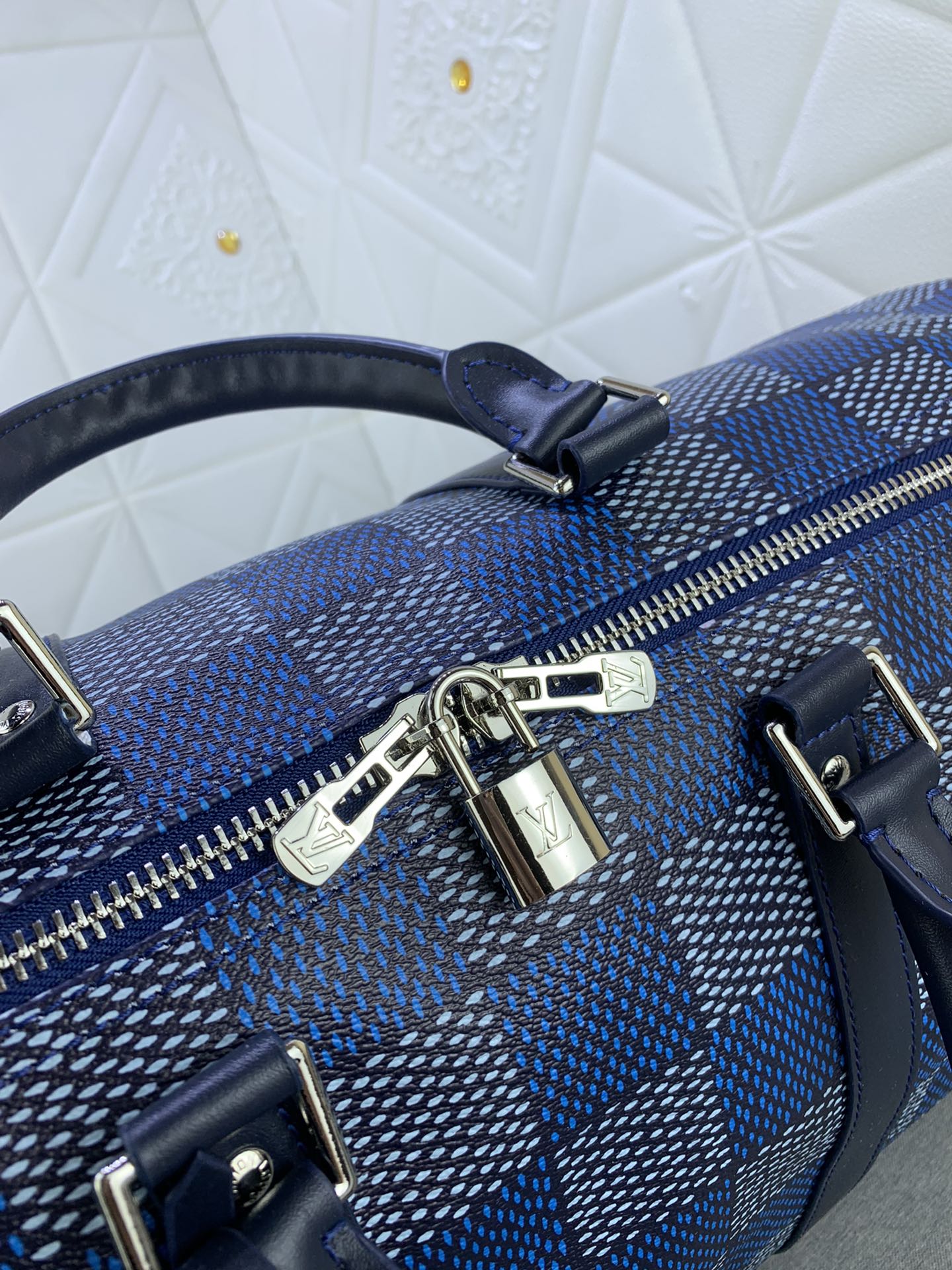 Louis Vuitton M46081 Keepall Bandoulière 50 Travel Bags Size 50*29*23cm