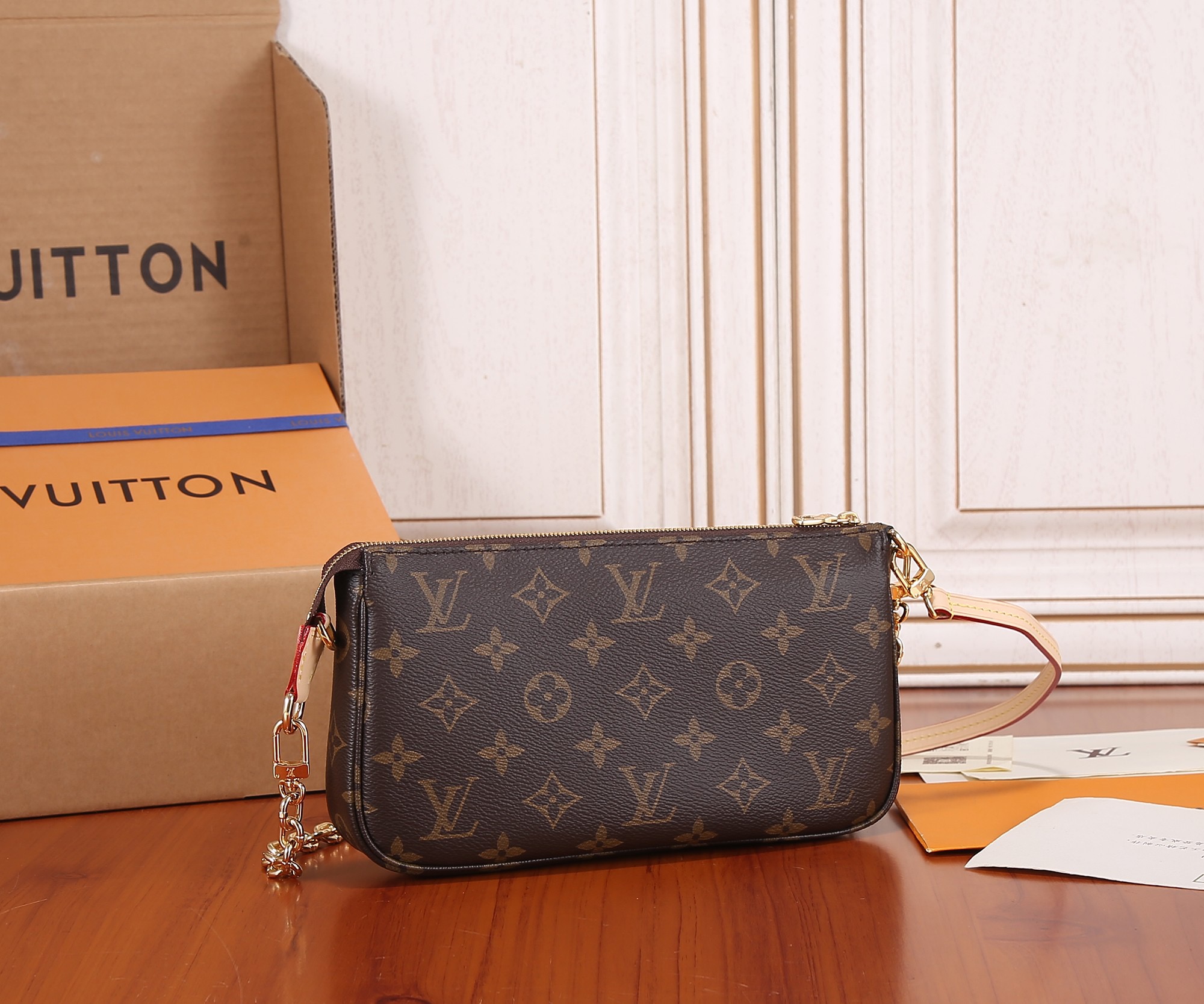 Louis Vuitton M82766 Pochette Accessoires Women Shoulder Bags Size 23.5*13.5*4cm