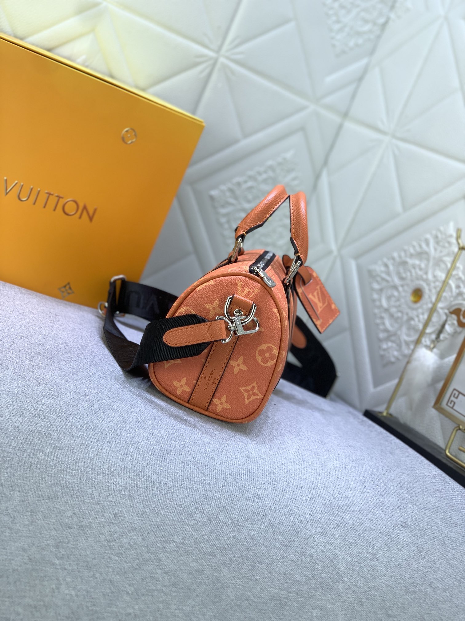 Louis Vuitton Keepall Bandoulière 25 Mens Shoulder Bags