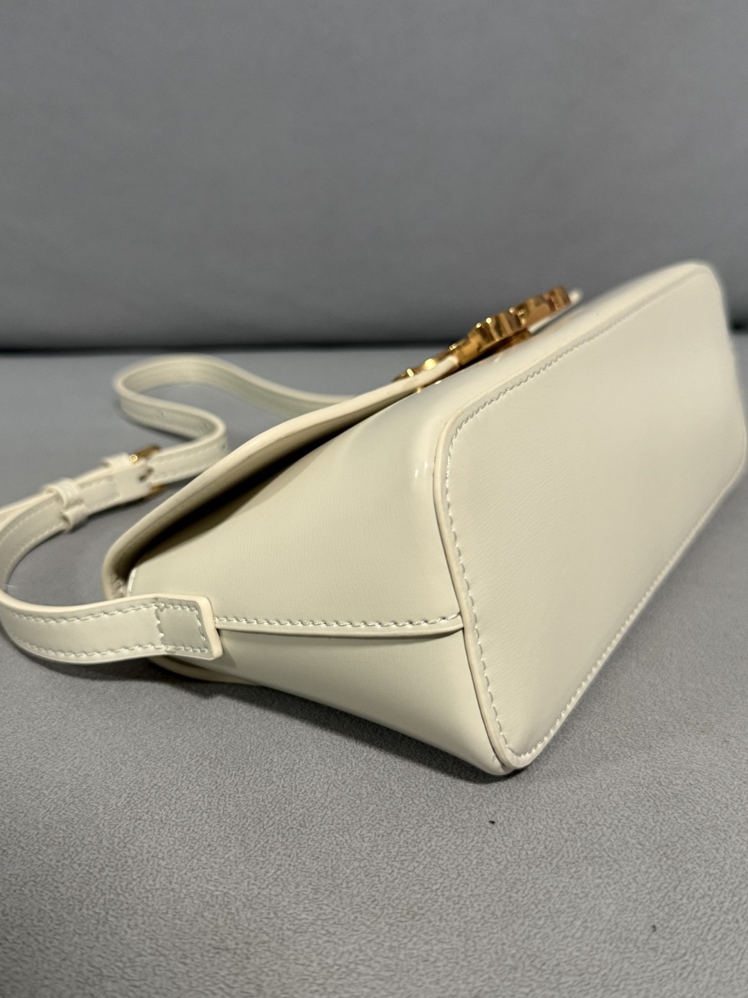 Celine 25ss Lulu Women Shoulder Bags Size 24*11.5*8cm