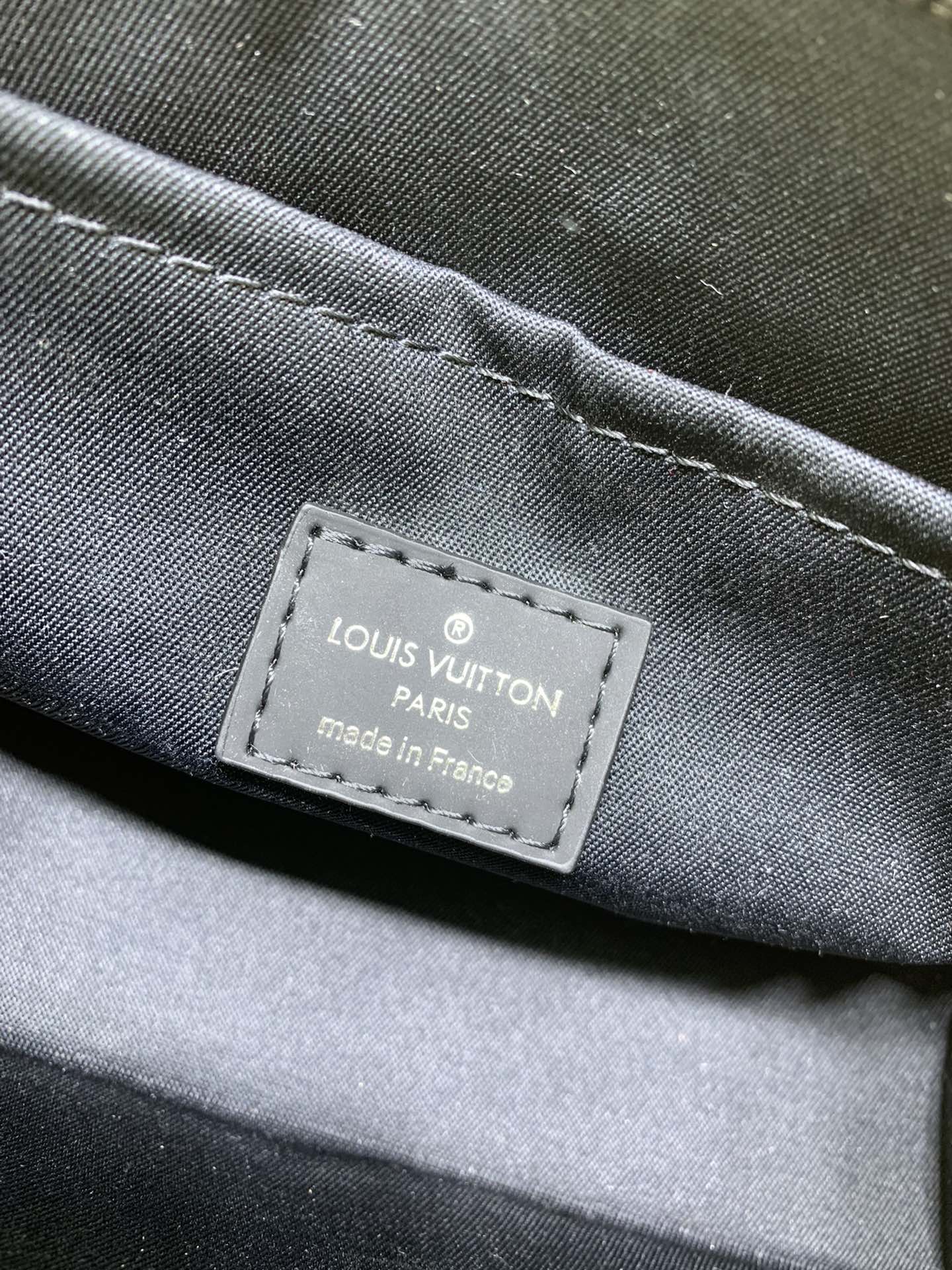 Louis Vuitton M81124 Alpha Wearable Mens Shoulder Bags Size 18*11*6cm