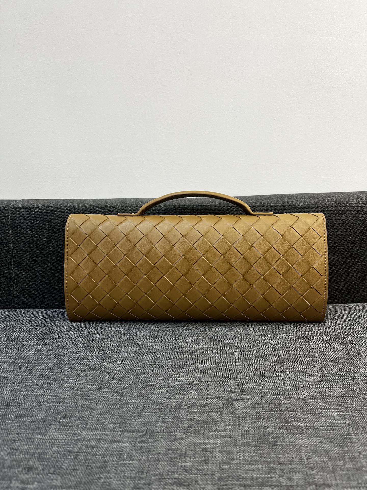 Bottega Veneta Andiamo Clutch 30*13*4cm