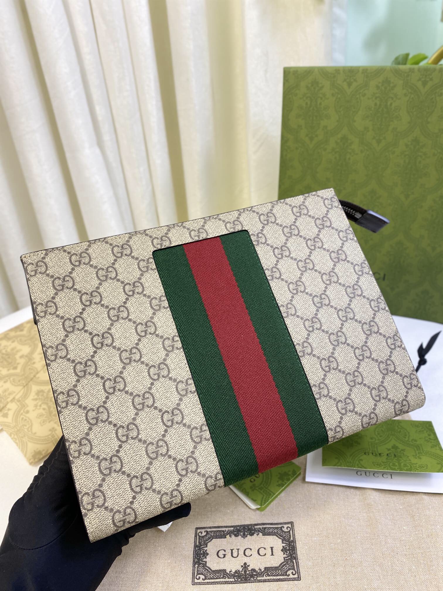 Gucci New GG Supreme Clutch Size 26*20*6cm Style 475316