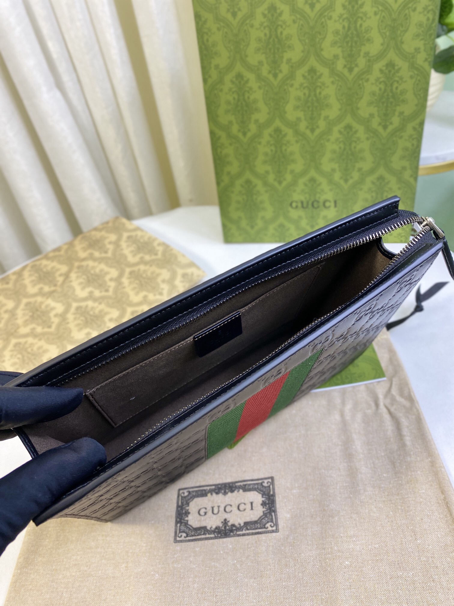 Gucci New GG Supreme Clutch Size 26*20*6cm Style 475316