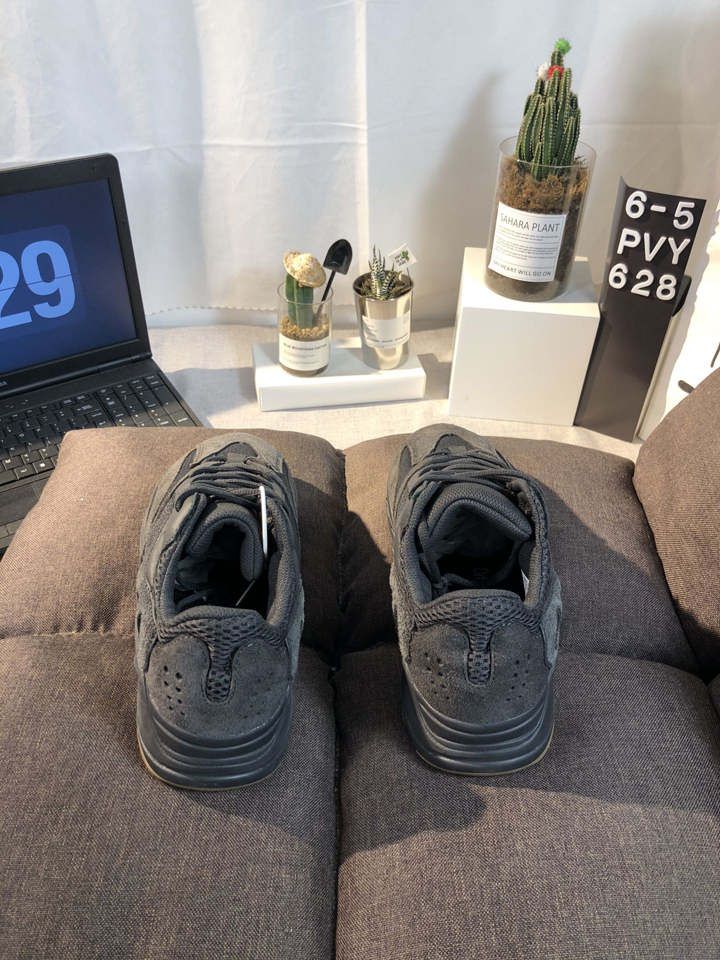 Yeezy 700 Boost Mens/Women's Sneakers Shoes 36 - 45