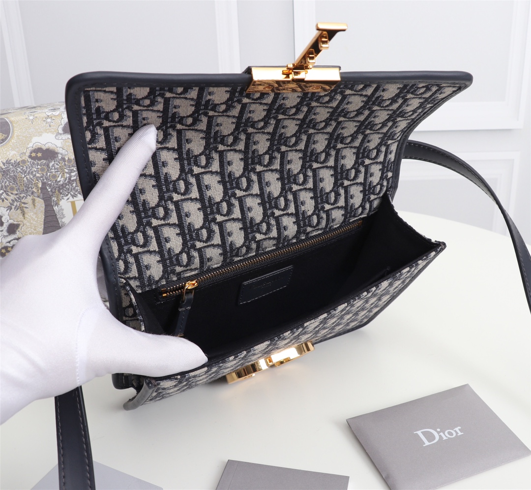 Dior Montaigne Women Shoulder Bags 24*17*8cm