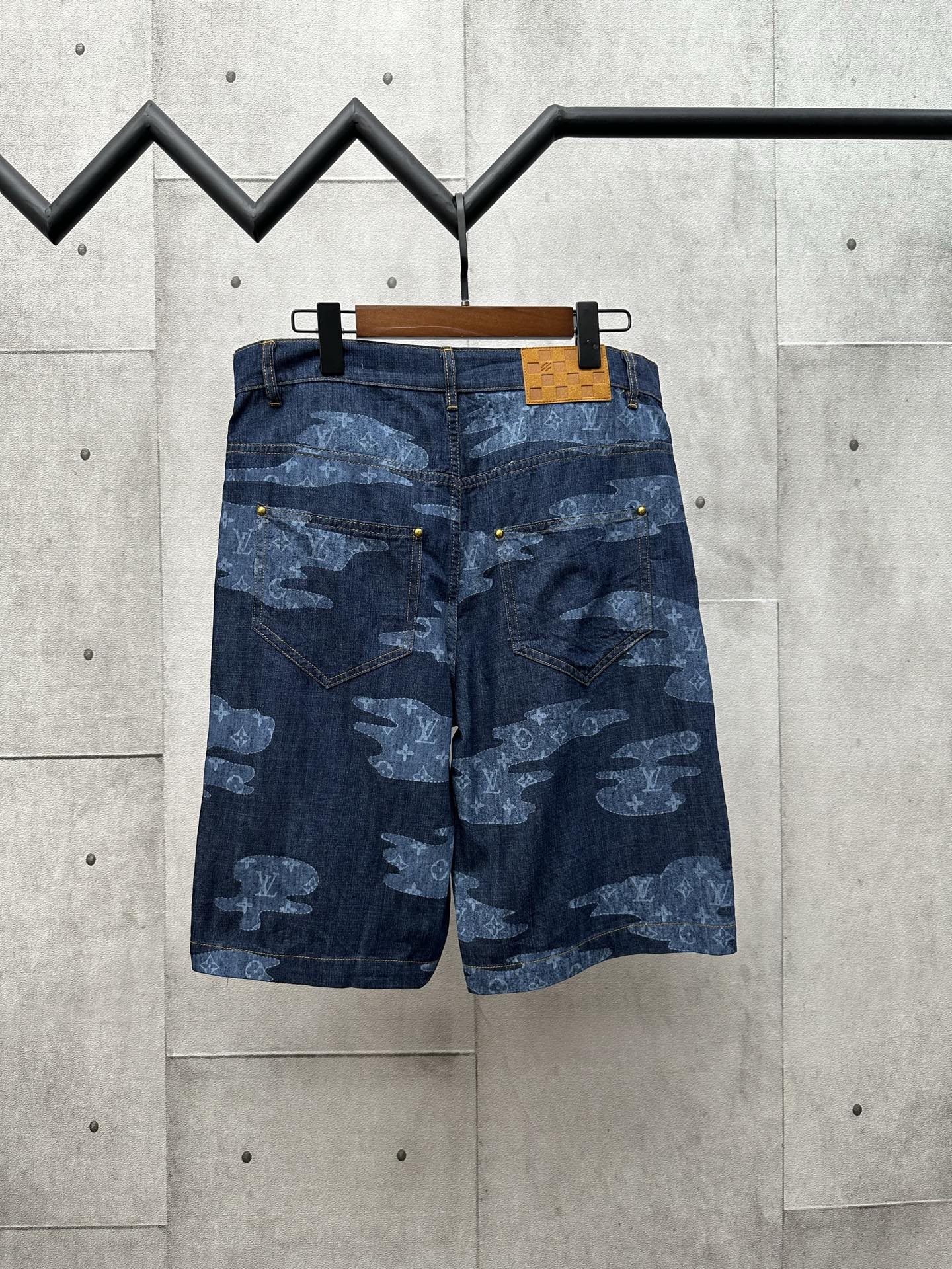 Louis Vuitton Unisex Shorts Size S-XL