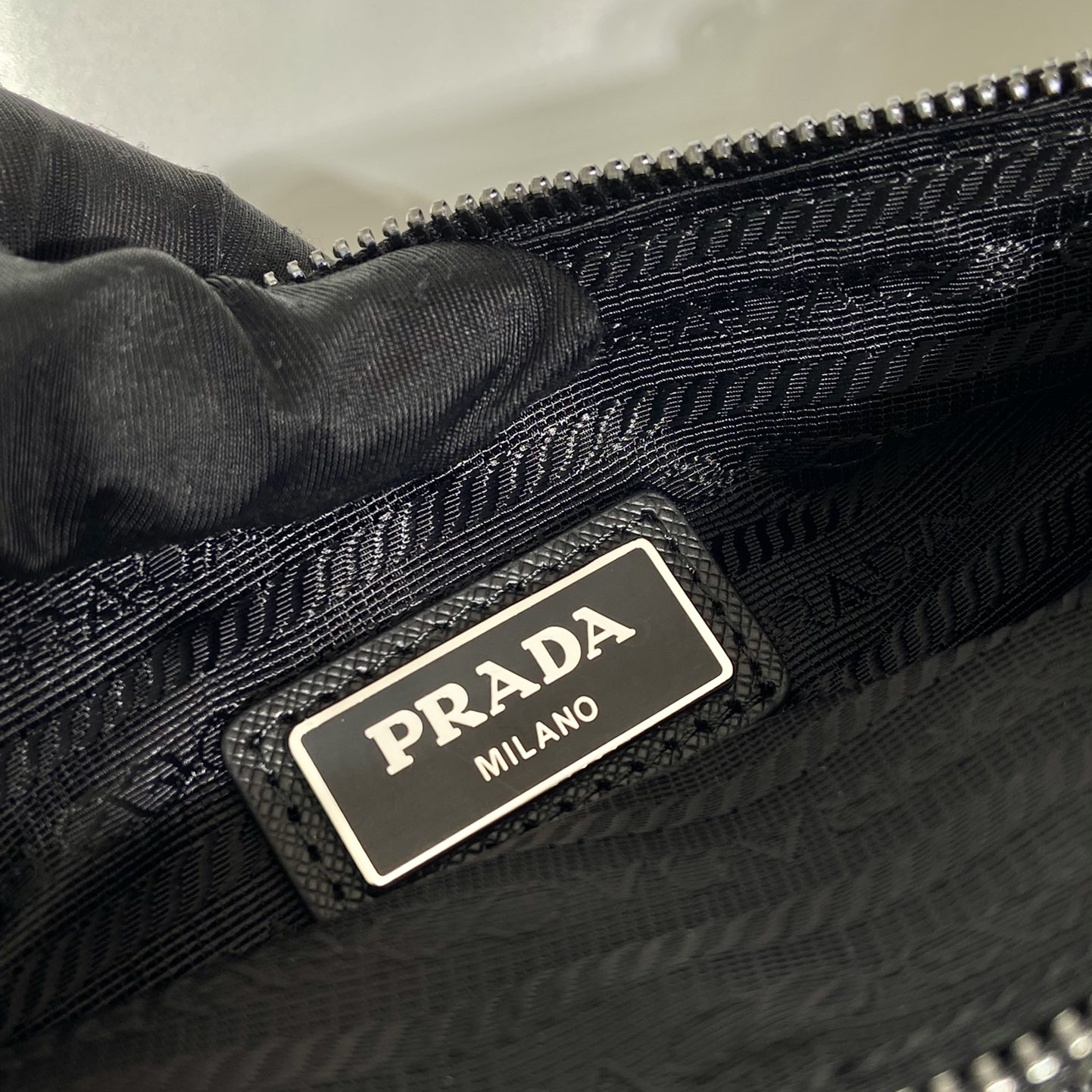 Prada 2VH160 Re-Nylon and Saffiano Leather Mens Shoulder Bags Size 20*16*2.5cm