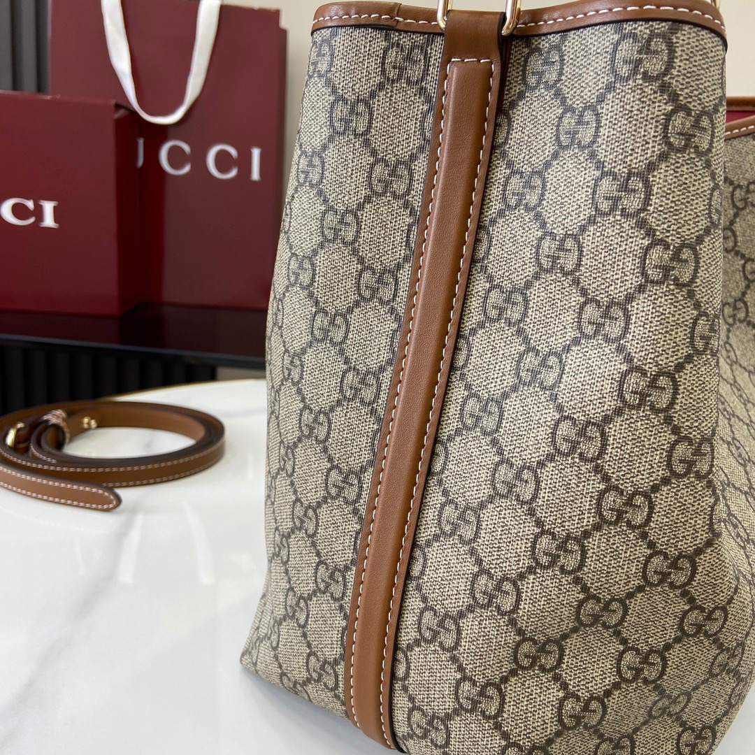 Gucci GG Emblem Women Shoulder Bags Size 25*25*15.5cm