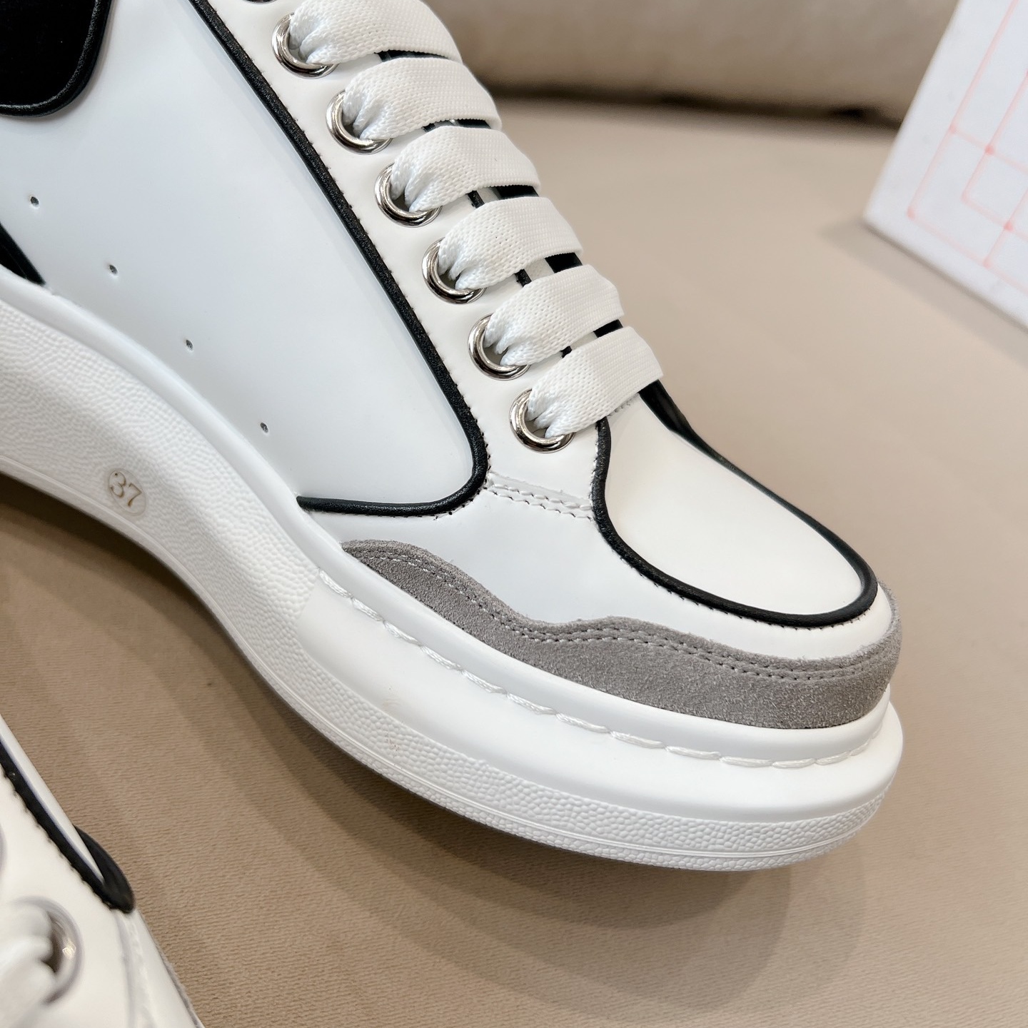 Alexander McQueen Oversized Sneaker size 36-46