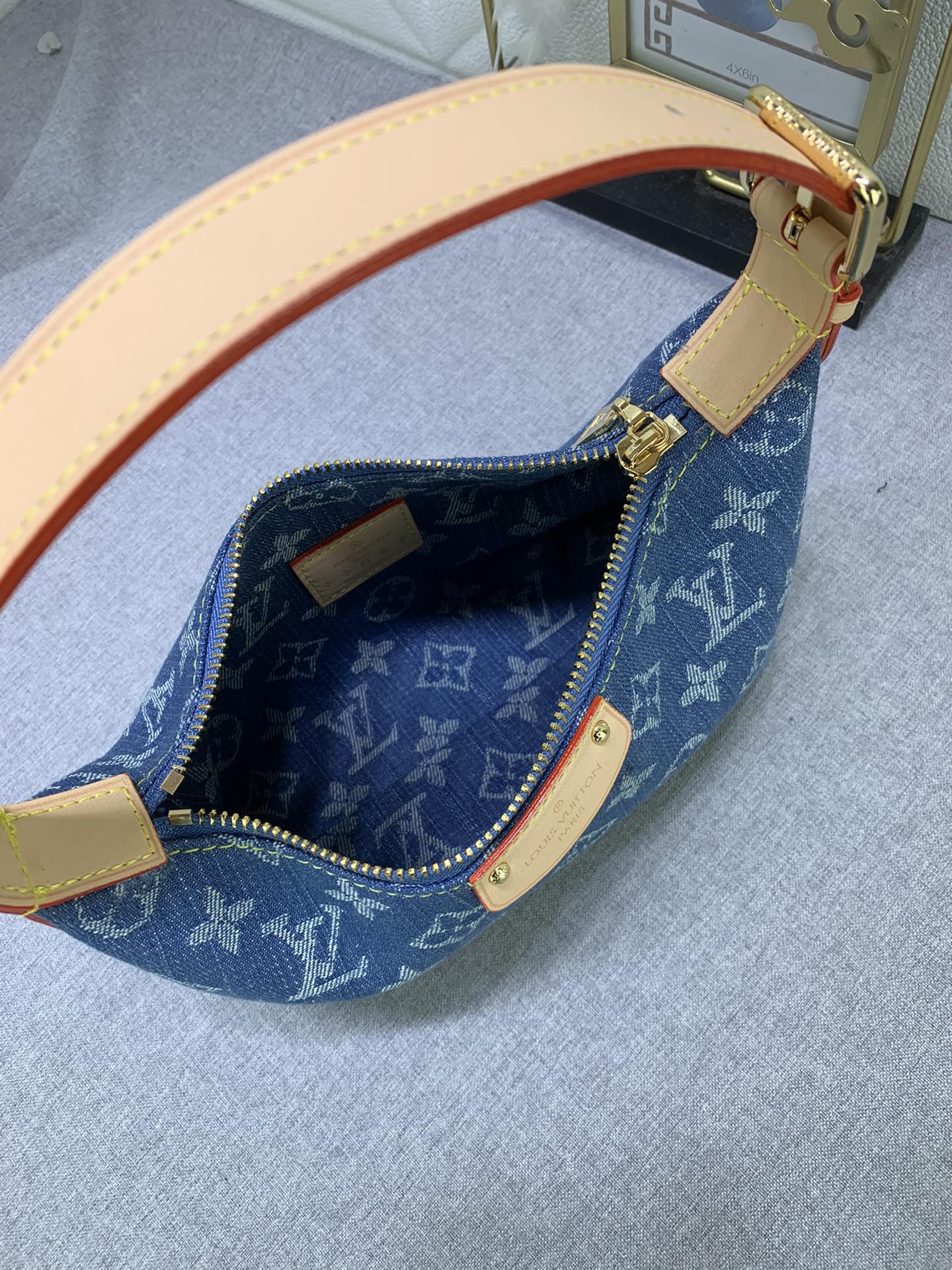 Louis Vuitton M82949 Hills Pochette Monogram Denim Cowboy Women Shoulder Bags Size 20.5*6*16cm