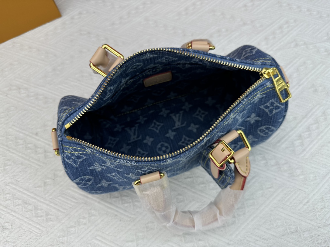 Louis Vuitton Keepall Bandoulière 25 Women Shoulder Bags