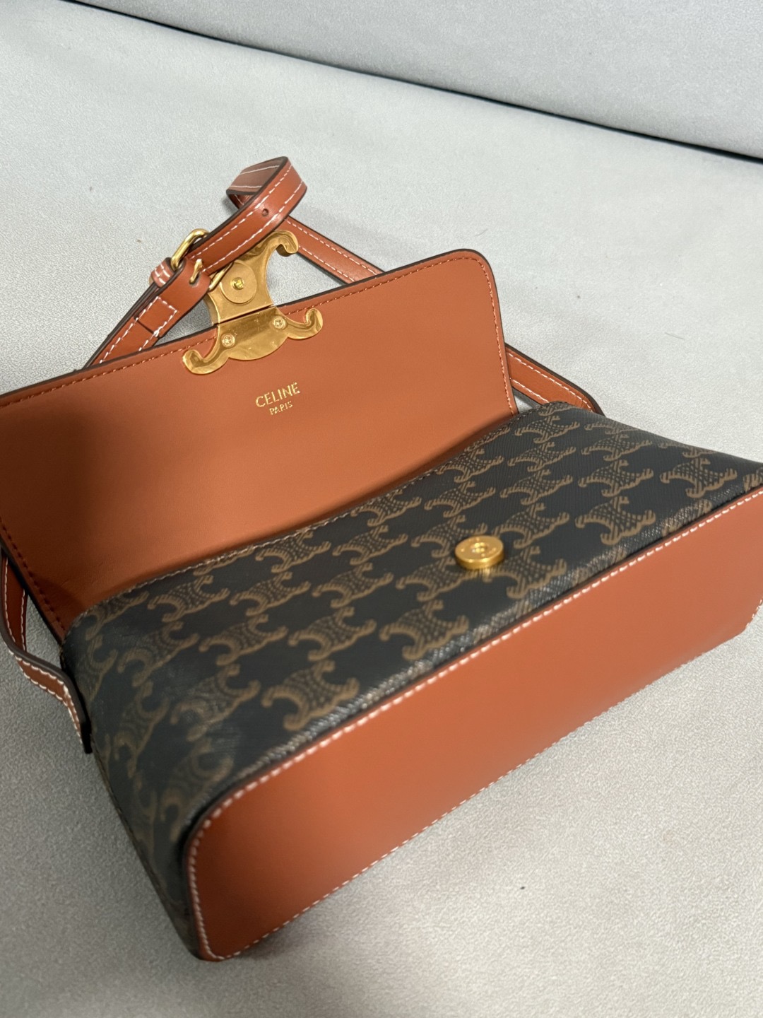 Celine 25ss Lulu Women Shoulder Bags Size 24*11.5*8cm