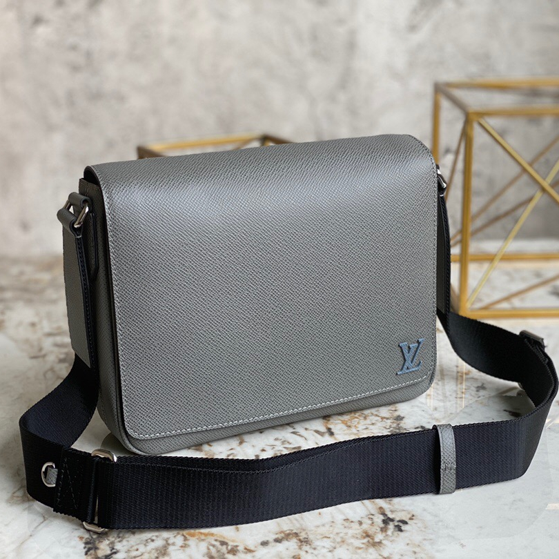 Louis Vuitton M30851 District Mens Shoulder Bags Size 26*20*7cm