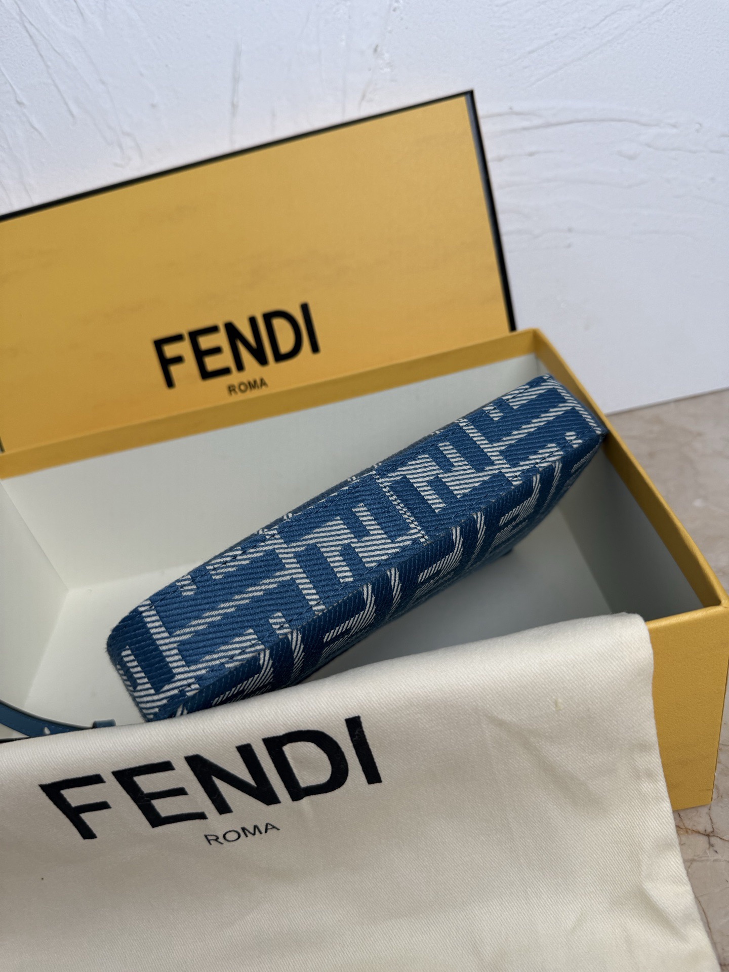 Fendi Women Shoulder Bags Size 20*13*3cm