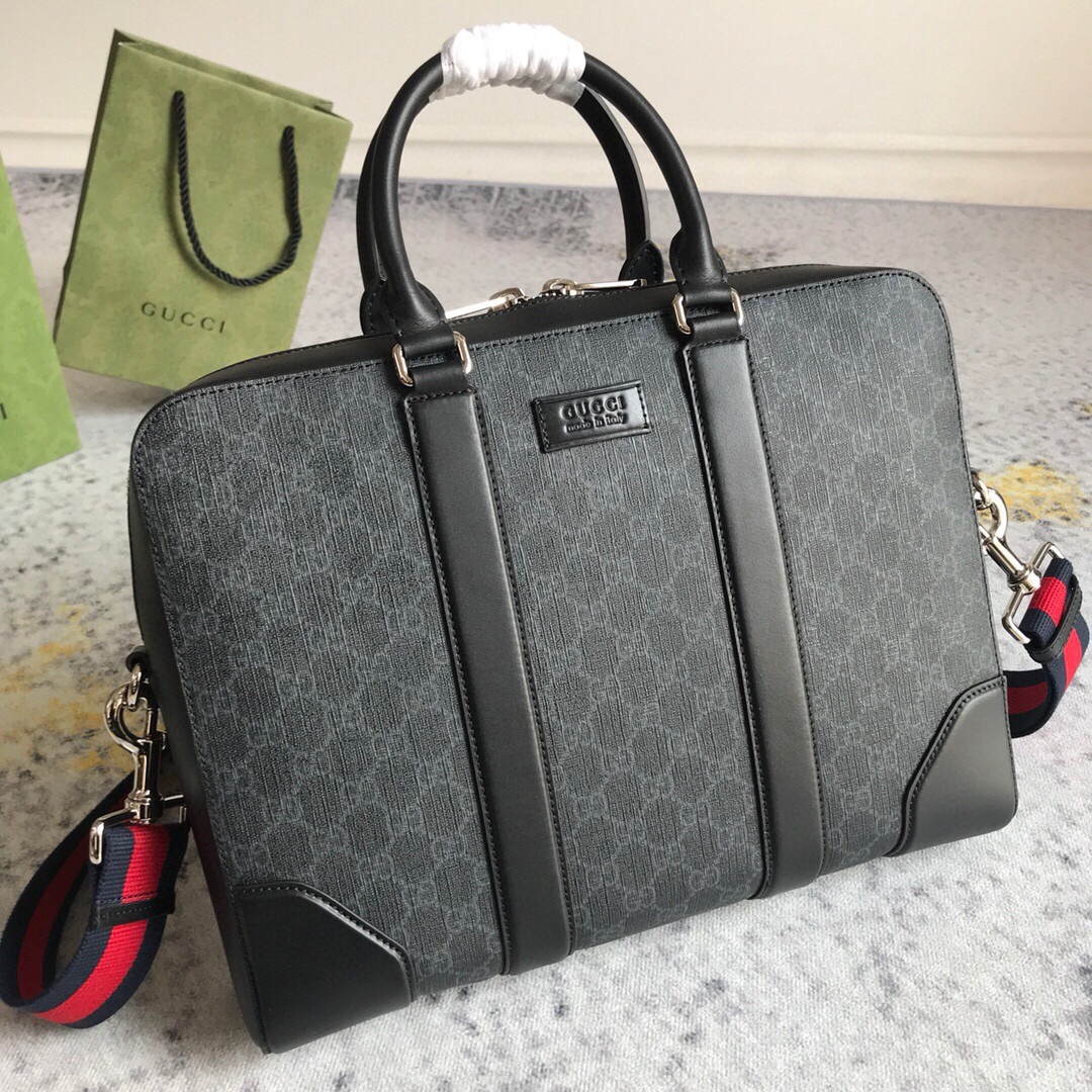 Gucci Aus GG Supreme Mens Shoulder bags Size 36*28*7cm