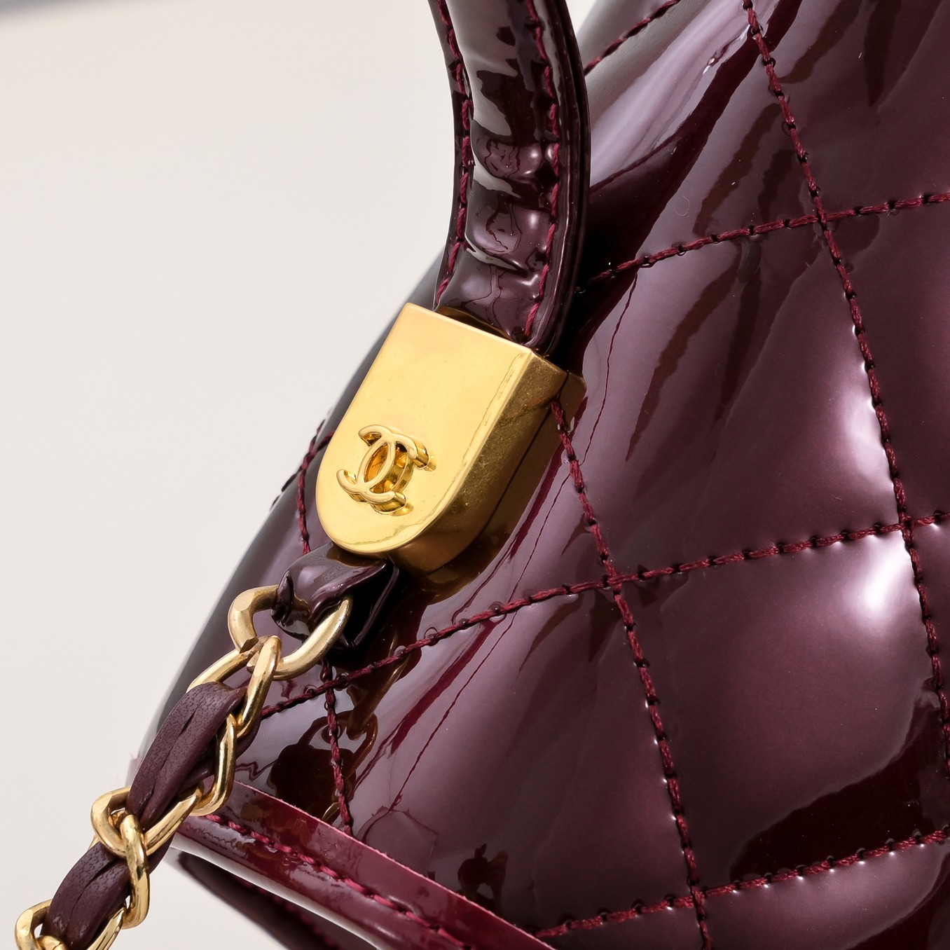 Chanel Chain Shoulder Bags Size 25*18*7cm