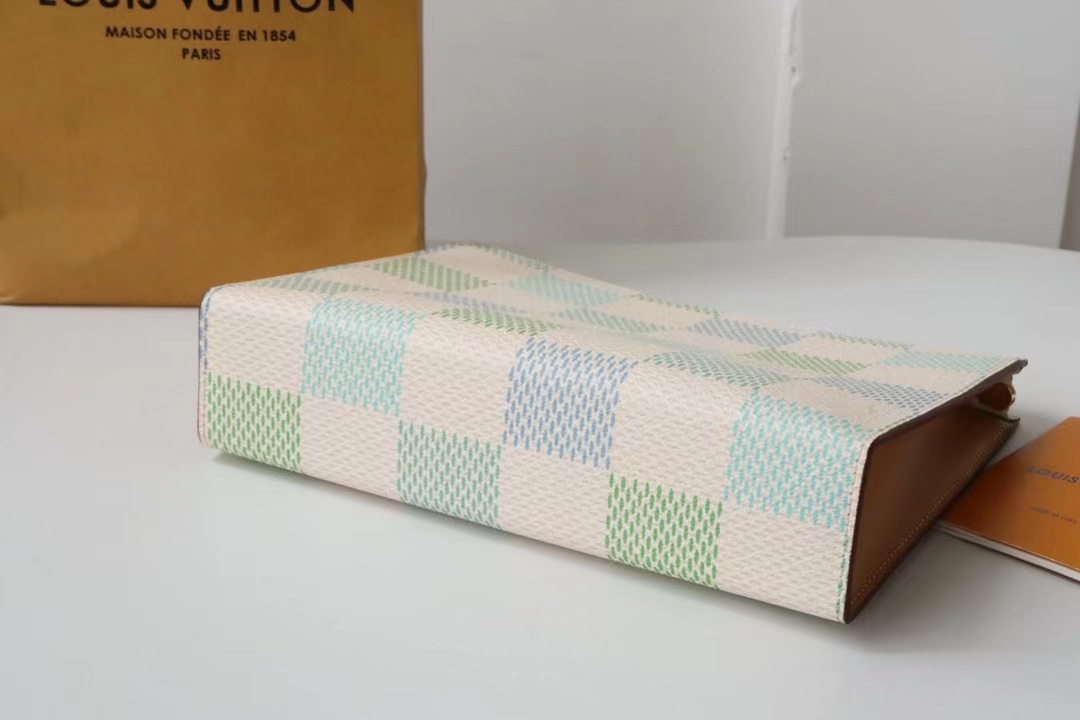 Louis Vuitton Monogram Titanium Clutch Bags Size 26*20*5cm