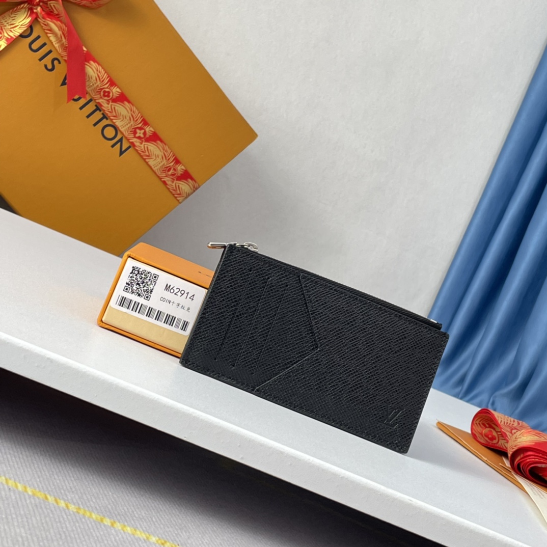Louis Vuitton M64038 Card Holder Size 14*8cm
