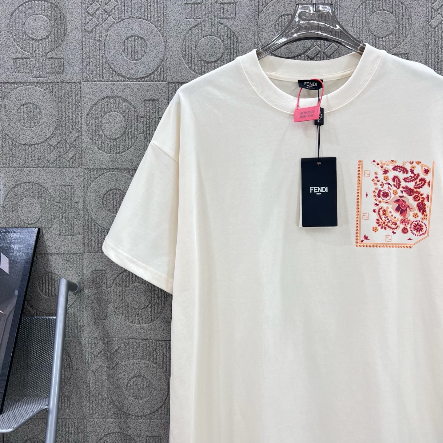 Fendi T Shirt  Embroider Logo Size XS-L