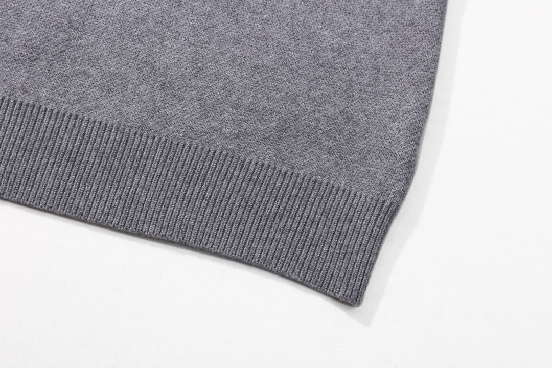 Louis Vuitton Unisex Sweatshirt Size S-XL