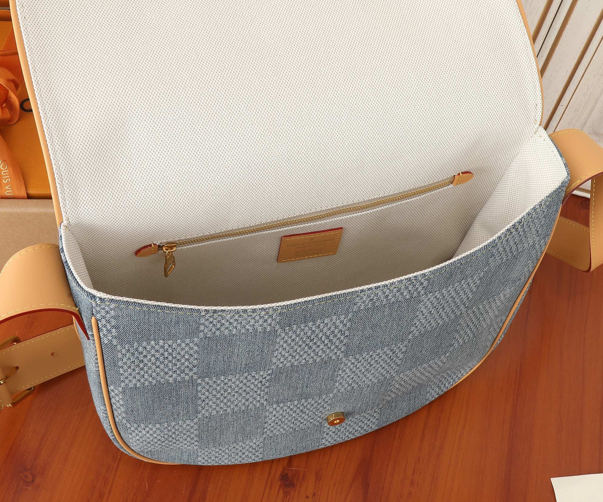 Louis Vuitton N40743 Montsouris Messenger MM Mens Shoulder Bags Size 35*29*12cm