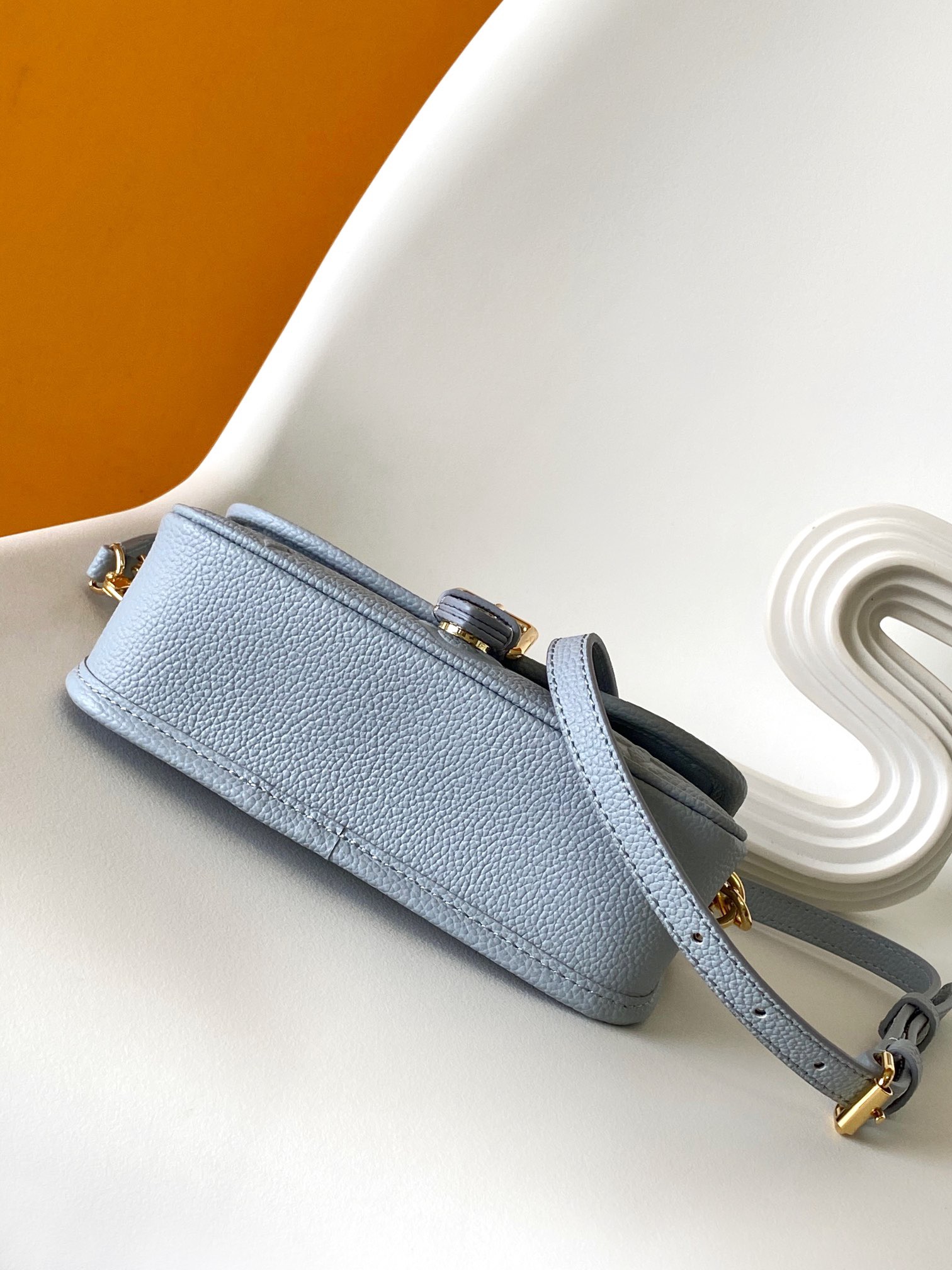 Louis Vuitton M83592 Nano Diane Women Shoulder Bags Size 19*10.5*6cm