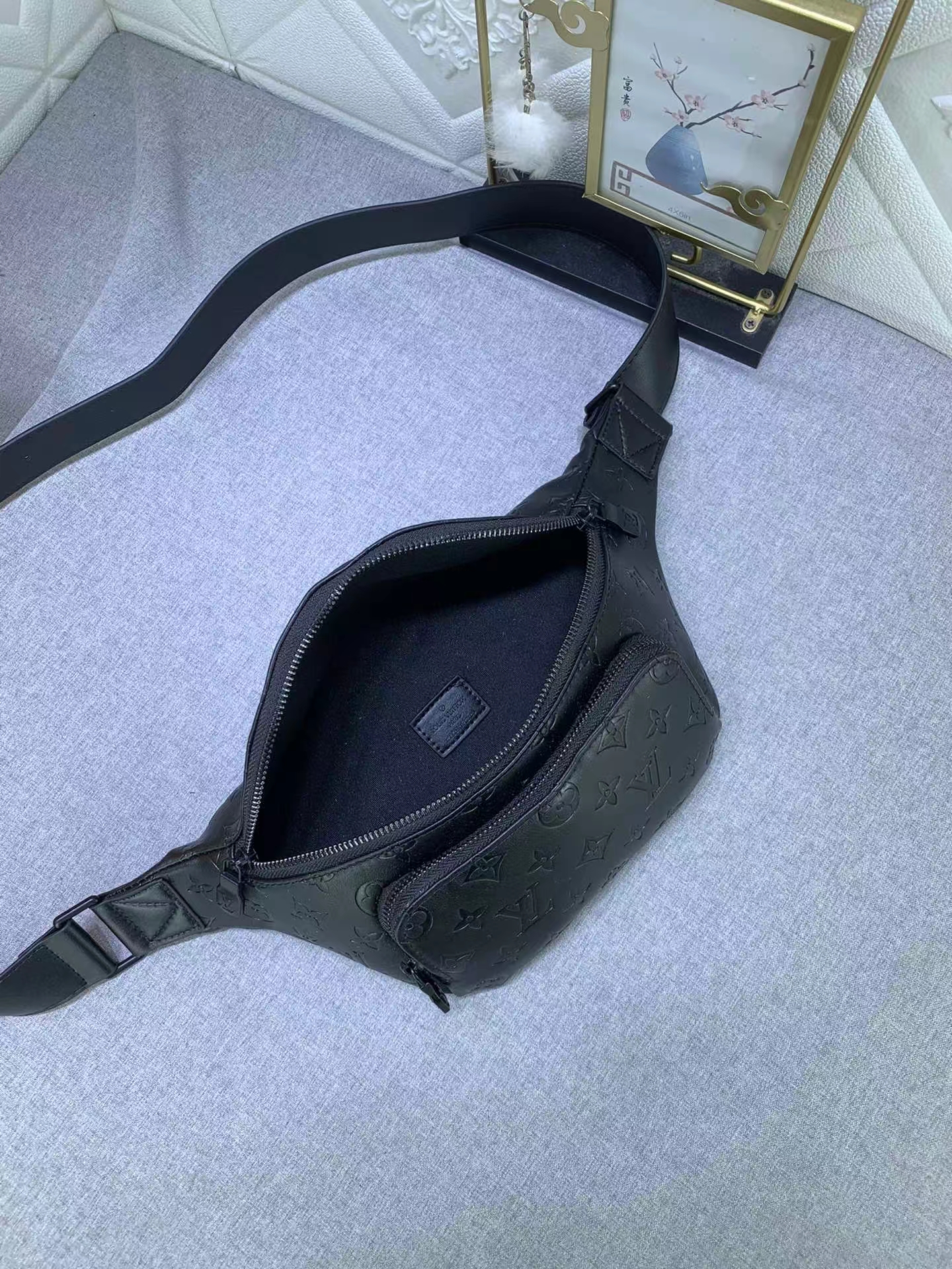 Louis Vuitton Rush Monogram Shadow Mens Shoulder Bags Size 30*15*8cm