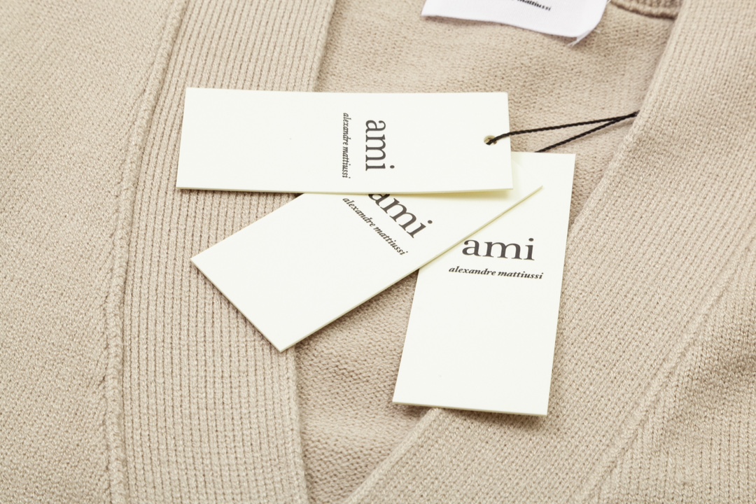 Ami Unisex Sweatshirt Size S-XL