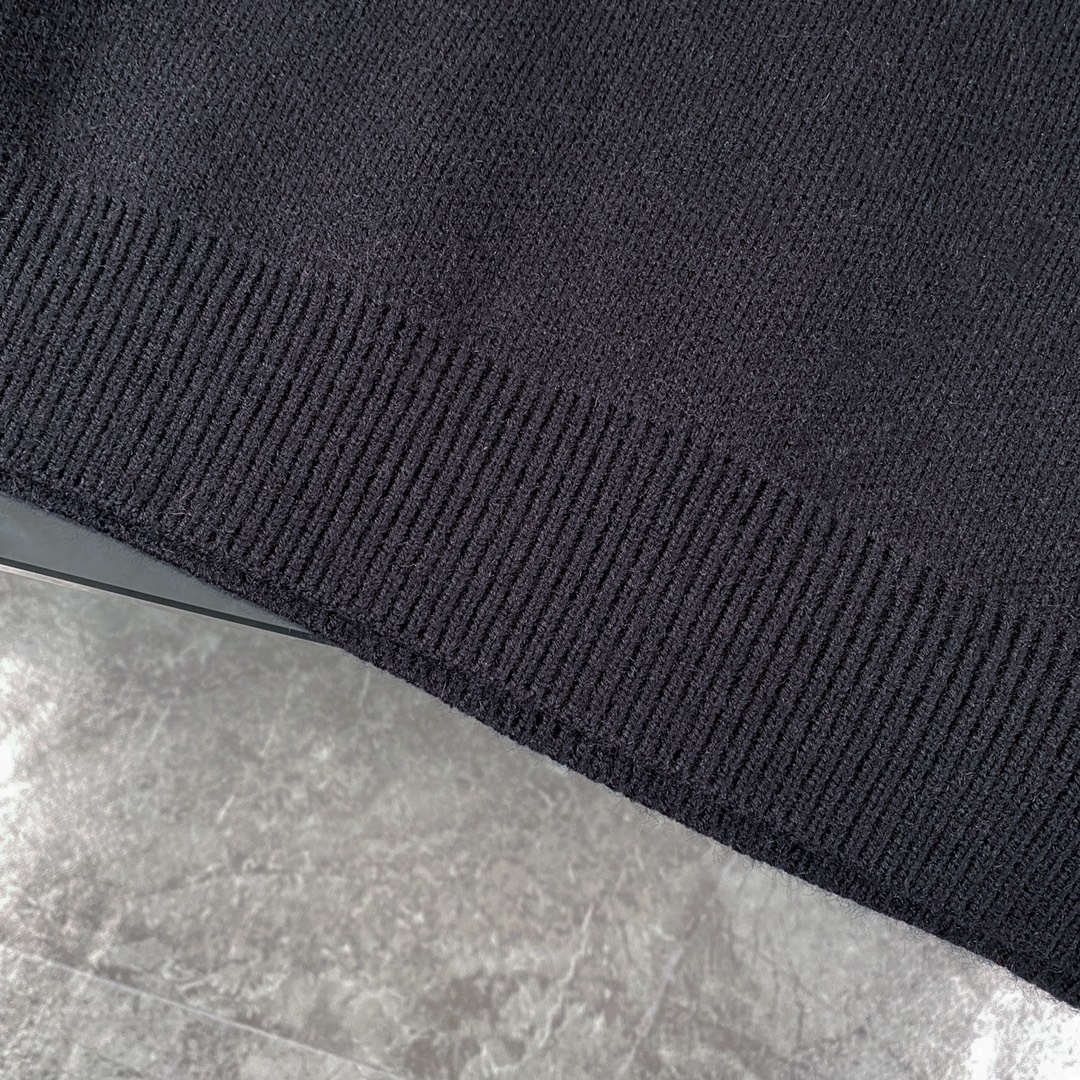 Louis Vuitton Unisex Sweatshirt Size S-L