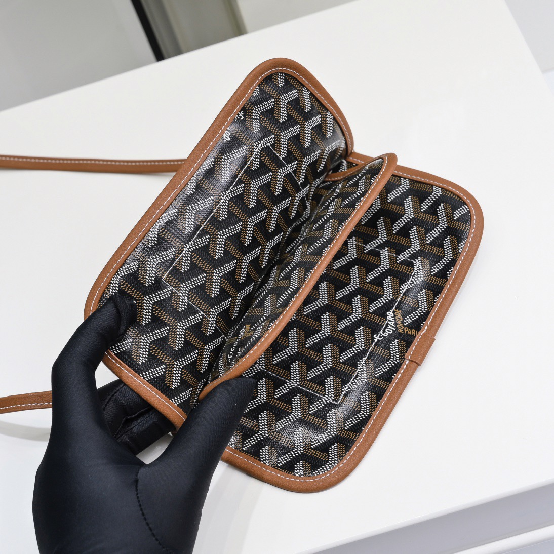 Goyard Mens Shoulder Bags Size 20.5*14*2cm