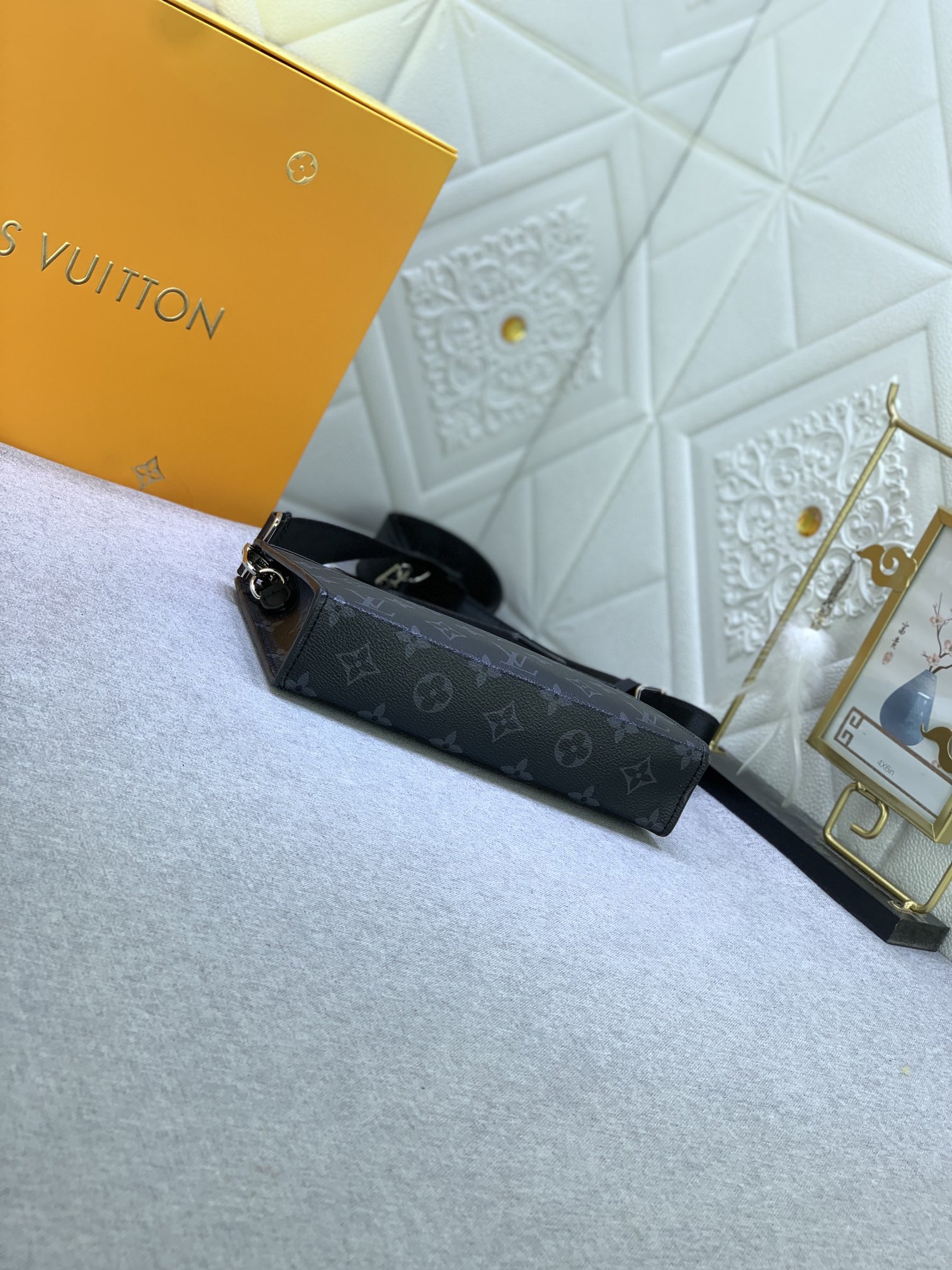 Louis Vuitton M81124 Alpha Wearable Mens Shoulder Bags Size 18*11*6cm