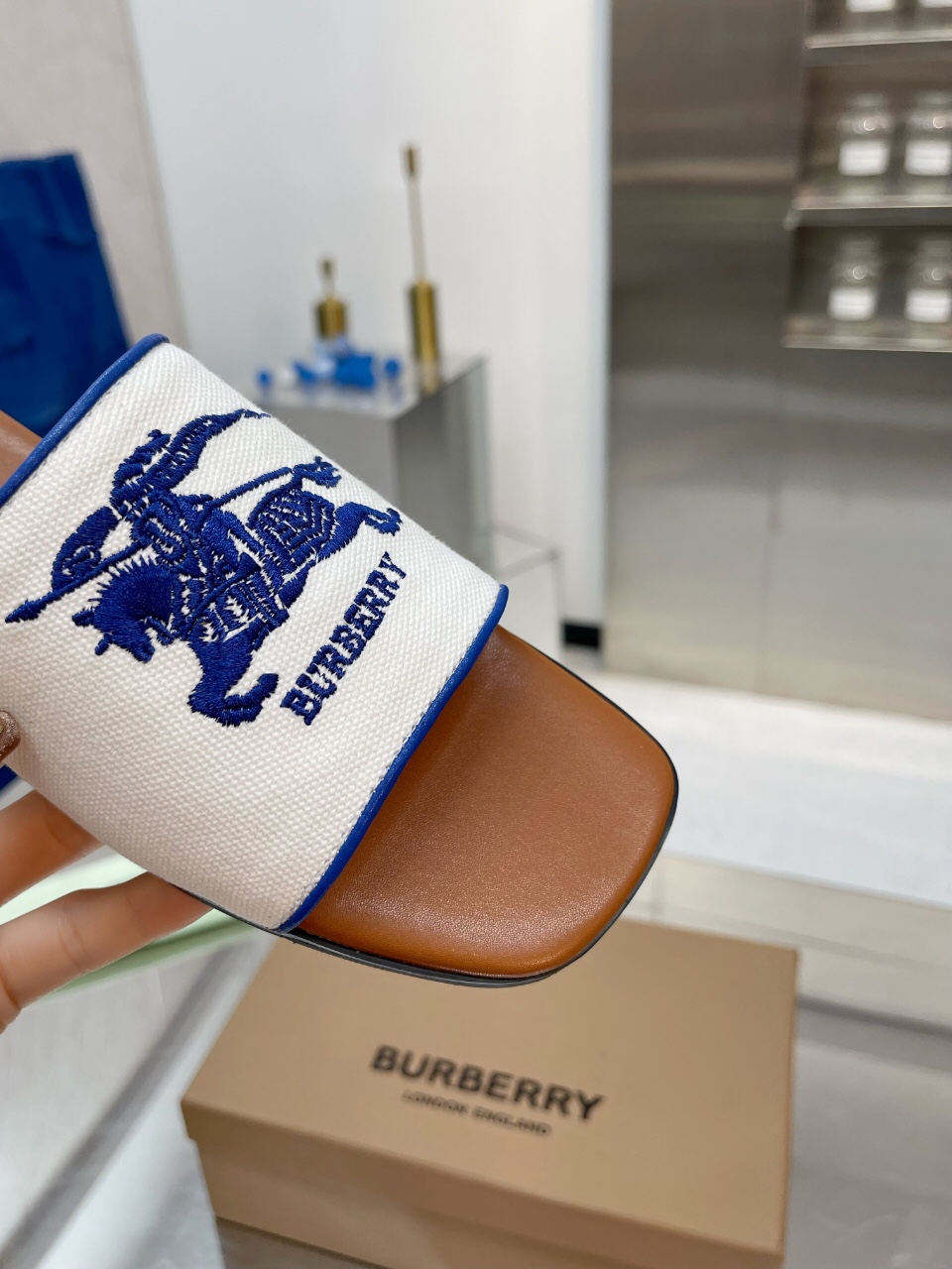 Burberry Women Slippers Size 36-41