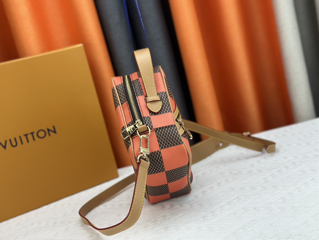 Louis Vuitton N40548 Mens Shoulder Bags Size 20cm