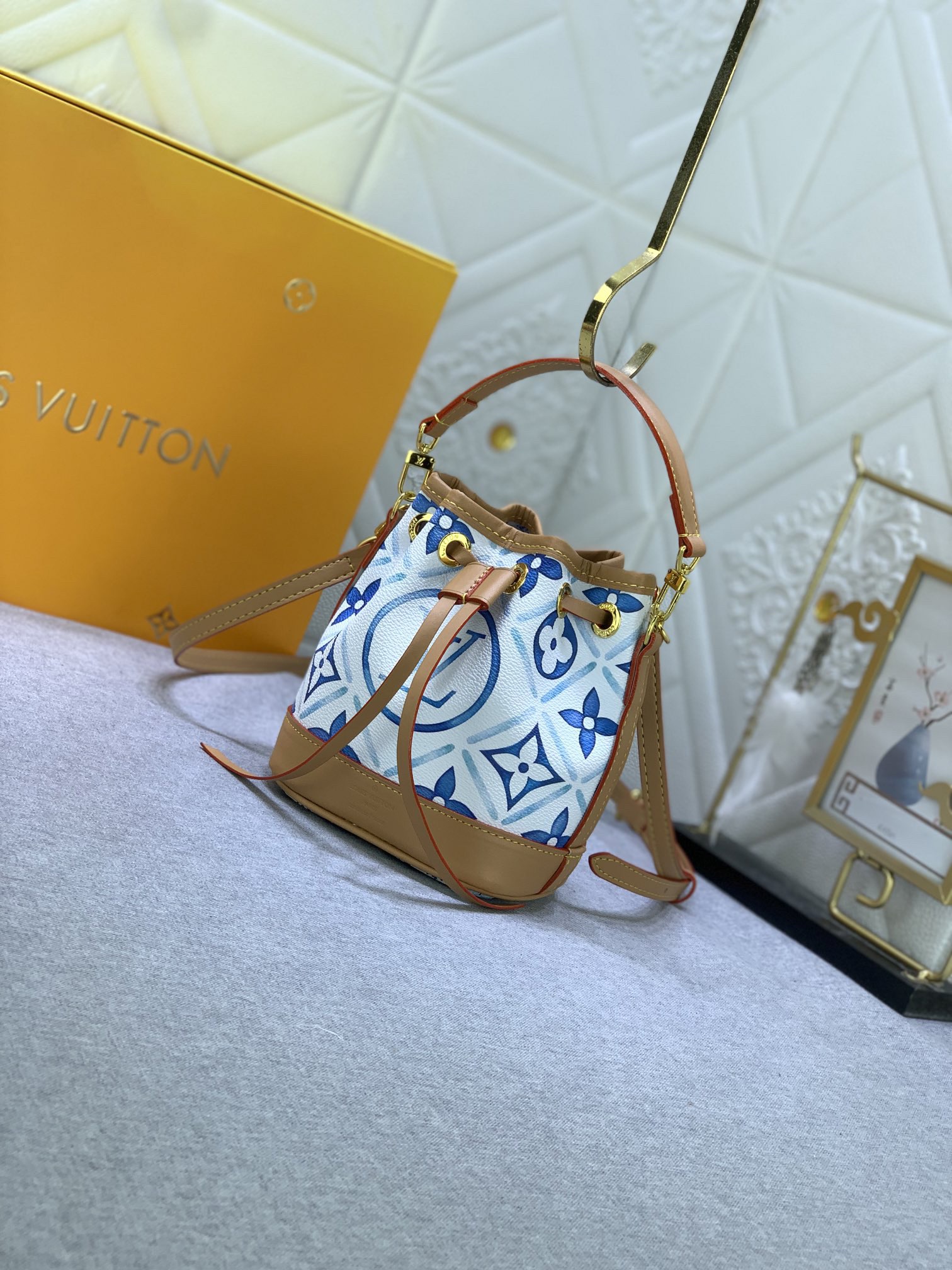Louis Vuitton M83620 Nano Noé Damen-Schultertasche, 13 × 16 × 10 cm