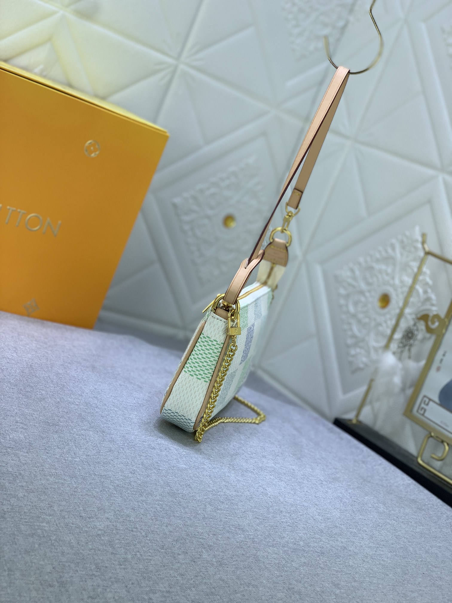 Louis Vuitton N40642 Pochette Accessoires Women Shoulder Bags Size 23*13*4cm