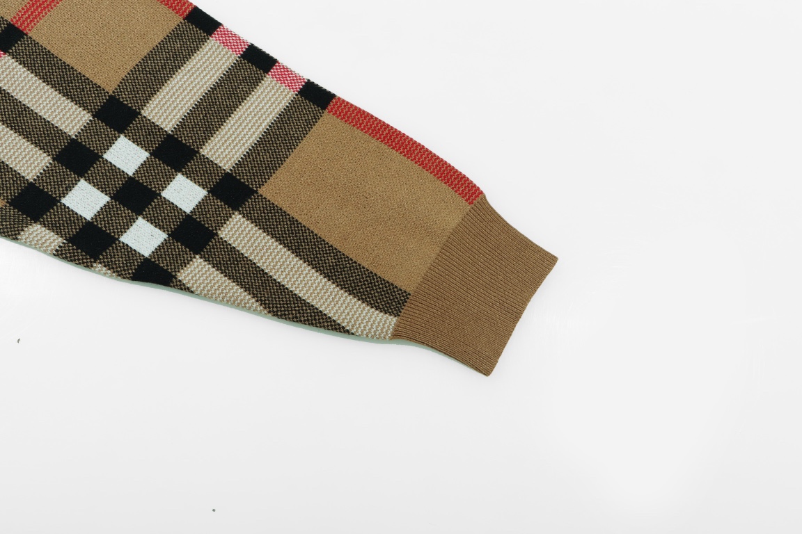 Burberry Unisex Sweatshirt Size S-XL