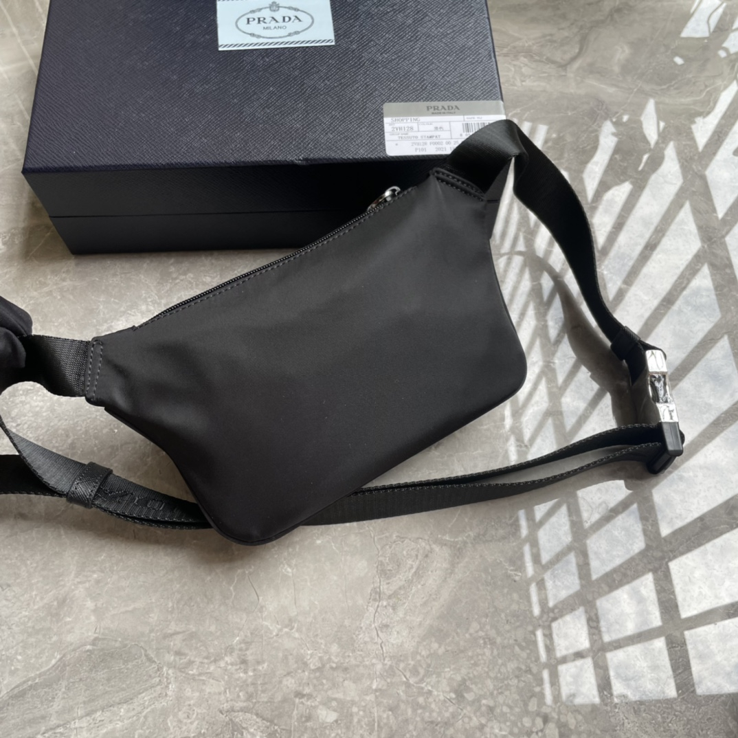 Prada 2VH128 Re-Nylon Mens Shoulder Bags Size 19*13*2.5cm