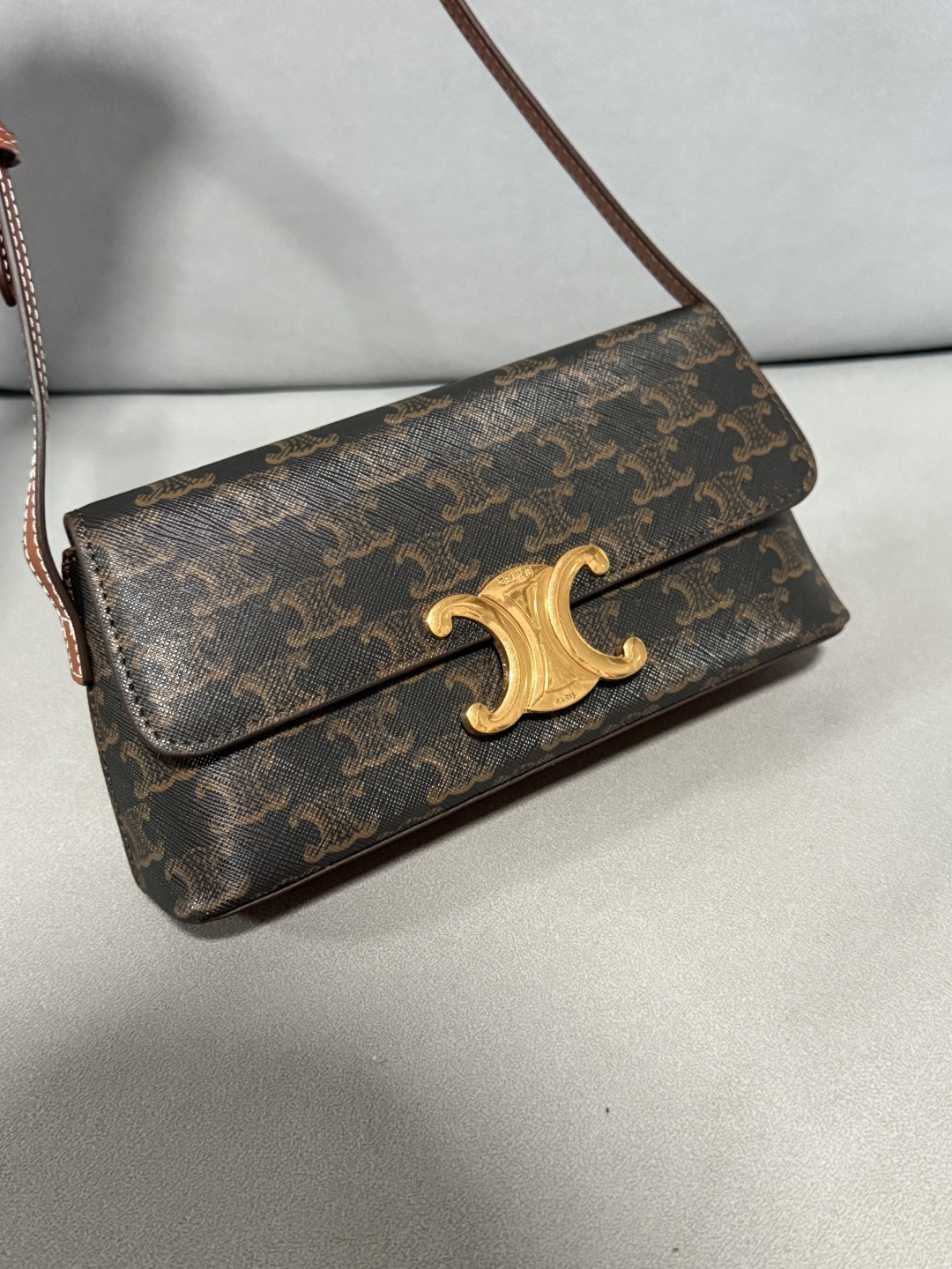 Celine 25ss Lulu Women Shoulder Bags Size 24*11.5*8cm