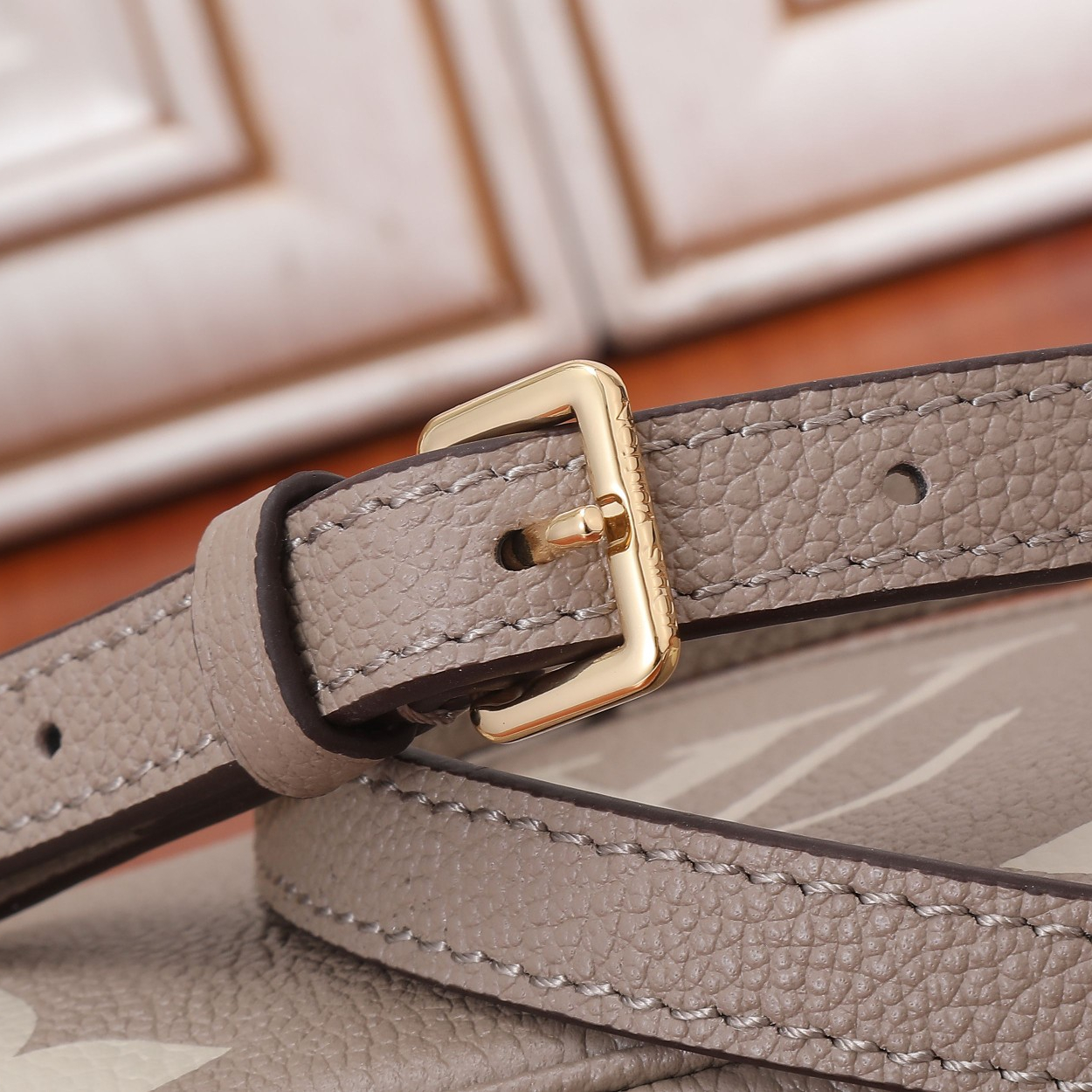 Louis Vuitton M46112 Bagatelle Women Shoulder Bags Size 22*14*9cm