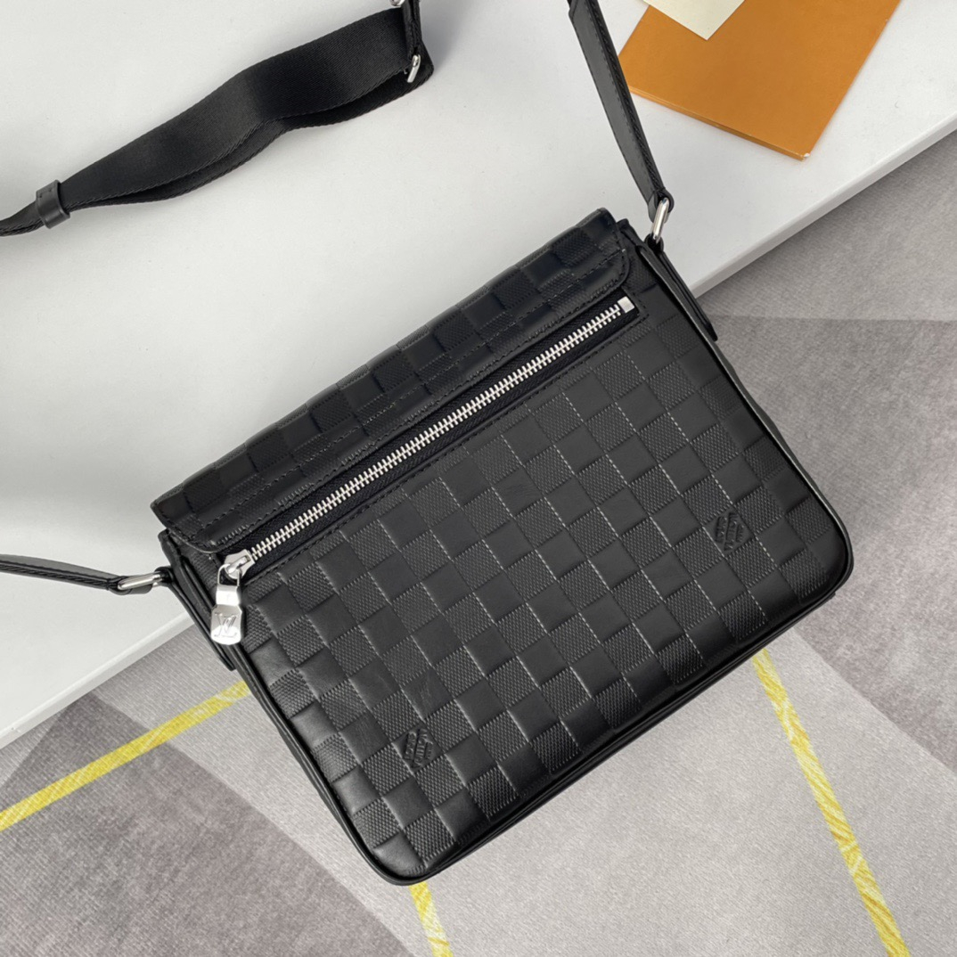 Louis Vuitton N42711 District Mens Shoulder Bags Size 26*20*7cm