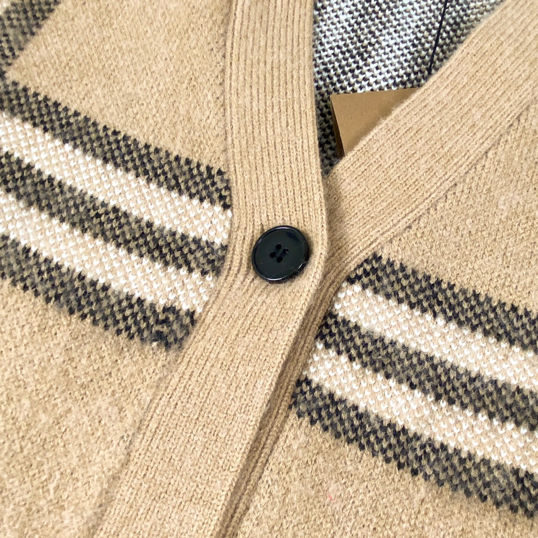 Burberry Classic style Jacket Sweatshirt Size S-L