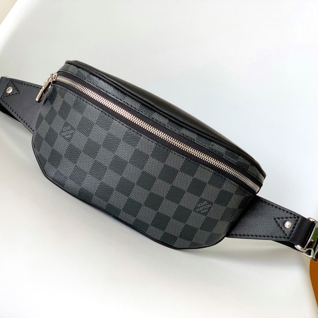 Louis Vuitton N40298 Discovery Graphite Mens Shoulder Bags Size 26*13*7cm