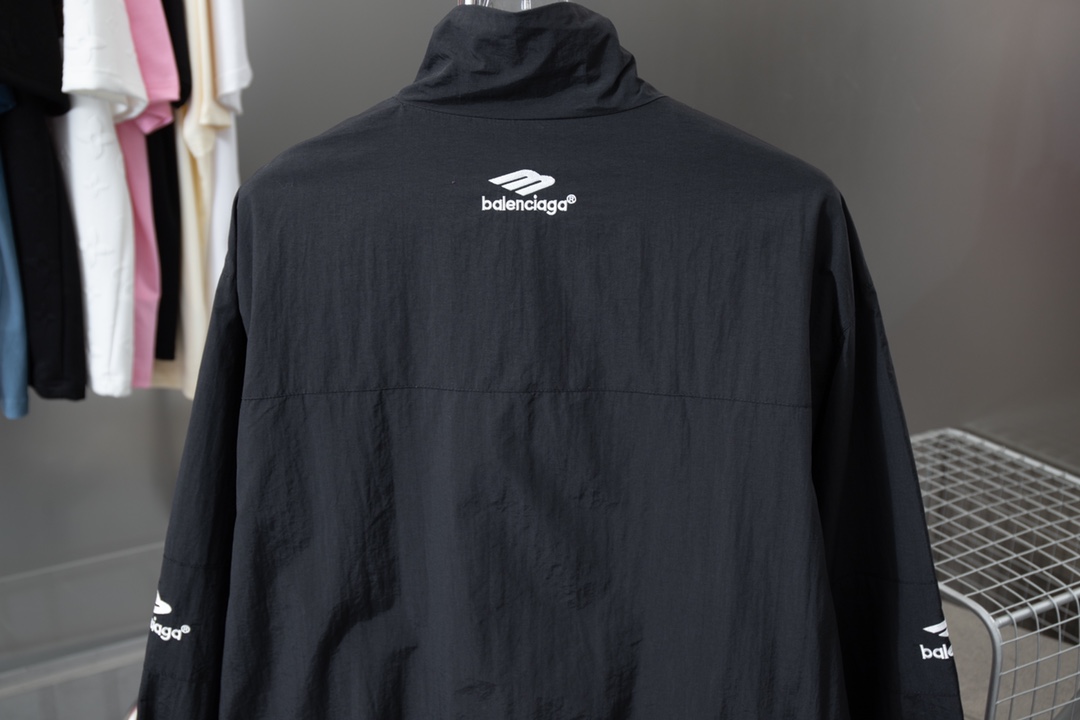 Balenciaga Waterproof jacket Size S-XL