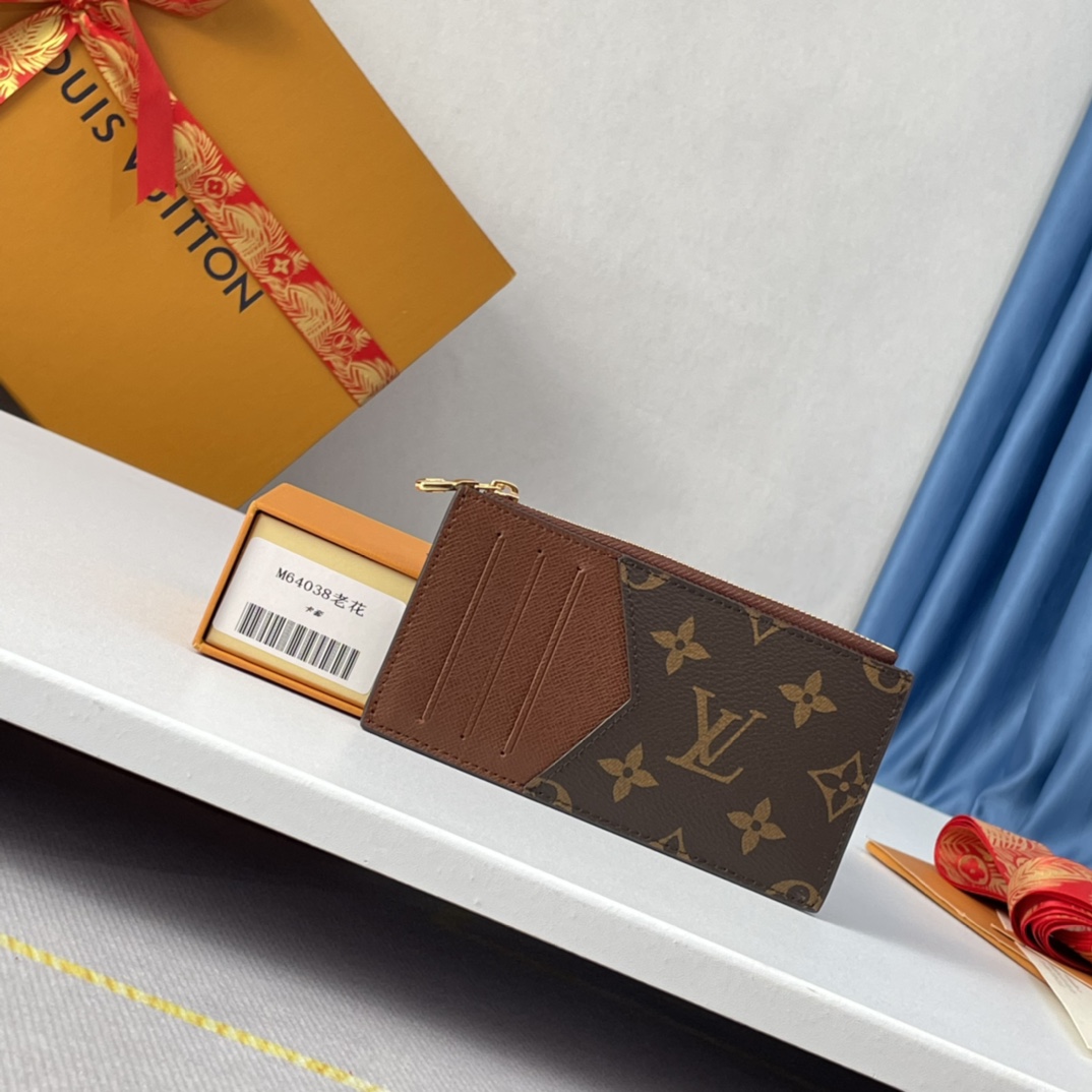 Louis Vuitton M64038 Card Holder Size 14*8cm