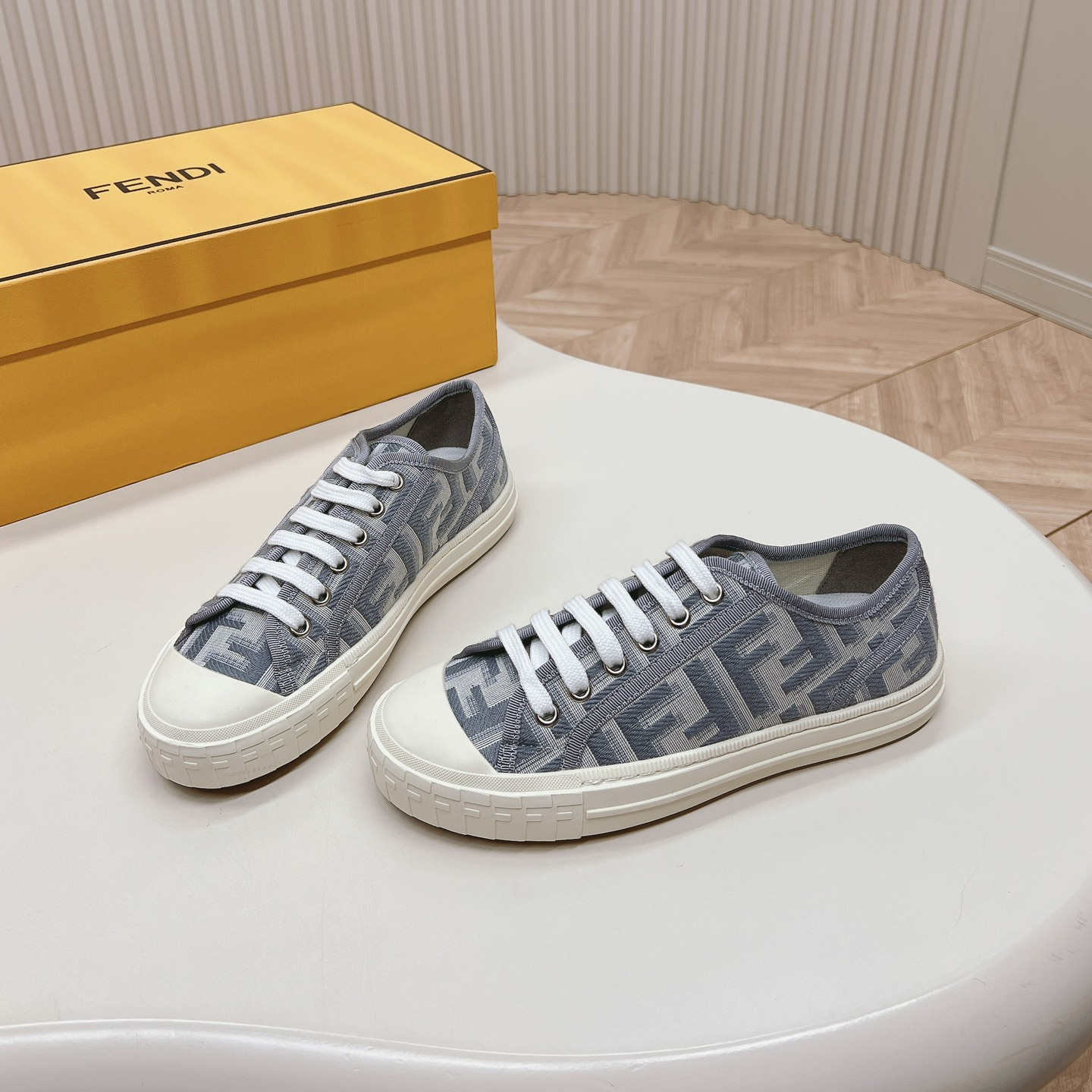 Fendi 2024ss New arrival Sneaker Size 36-40