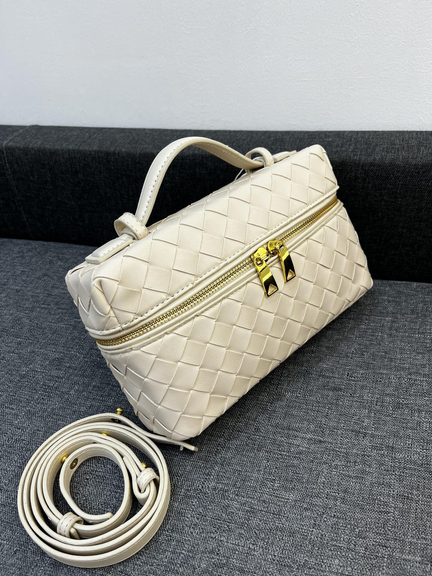 Bottega Veneta Vanity Case Women Shoulder Bags 24*13*6cm