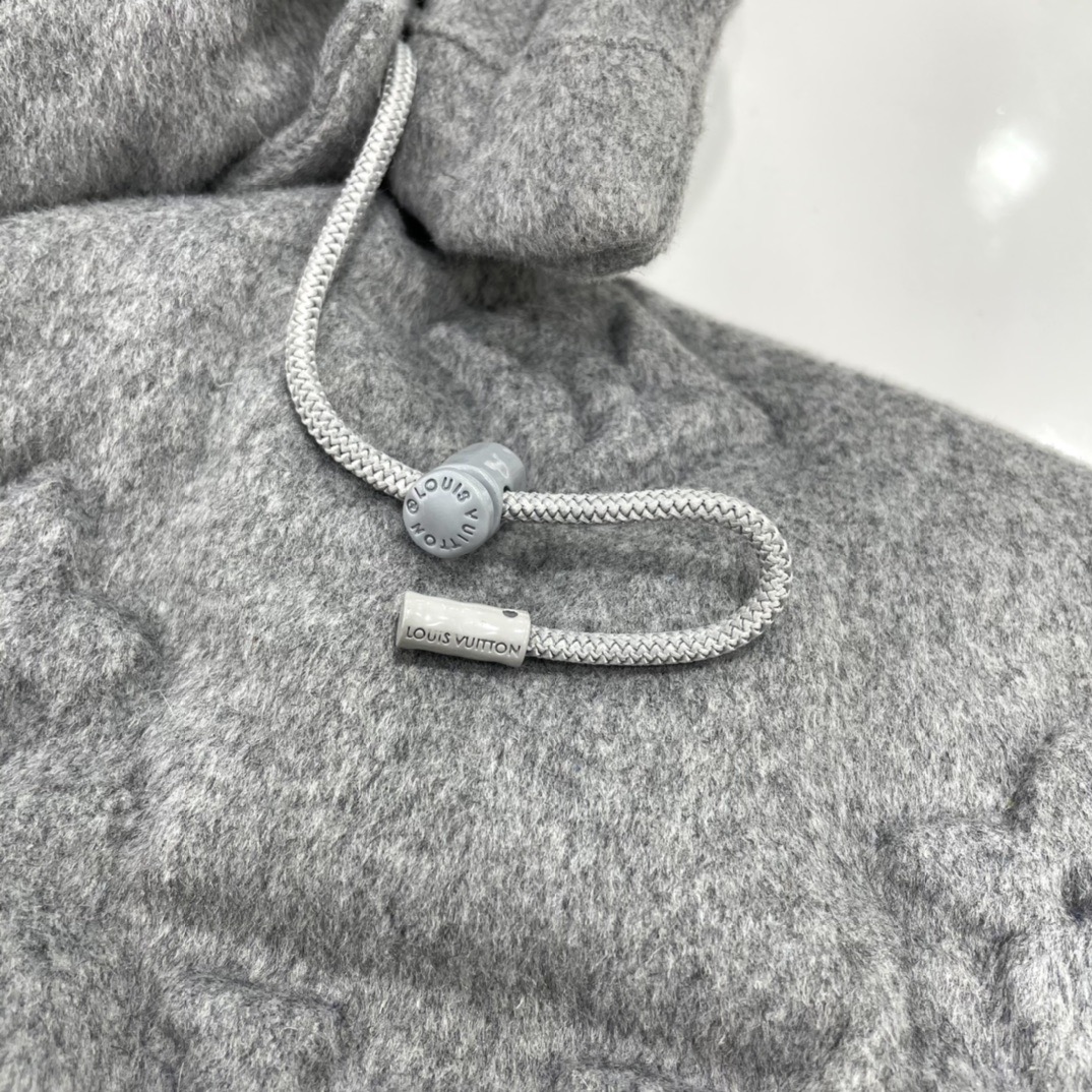 Louis Vuitton Unisex Down Jacket Size 42-48