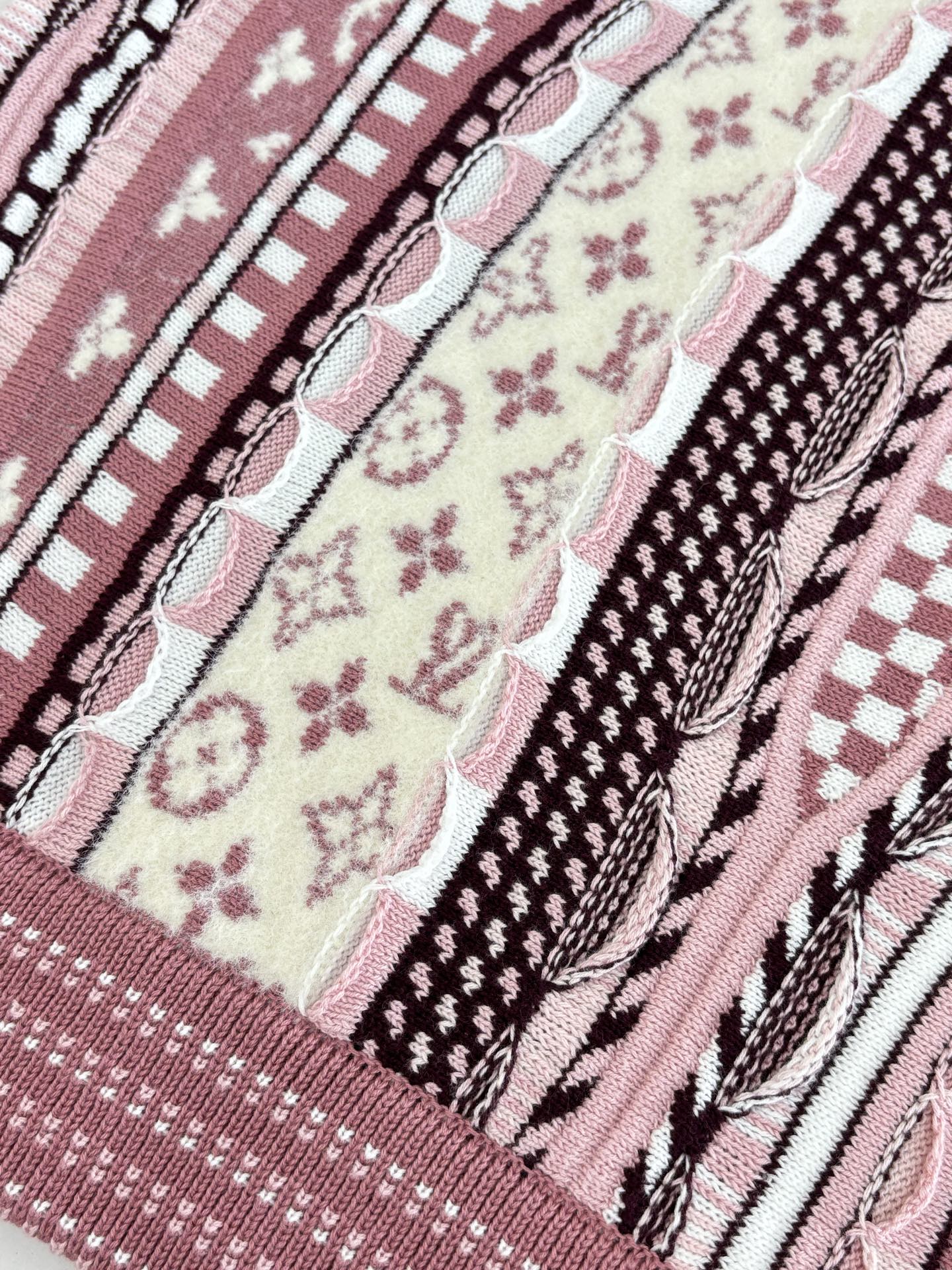 Louis Vuitton Unisex Sweatshirt Size S-XL