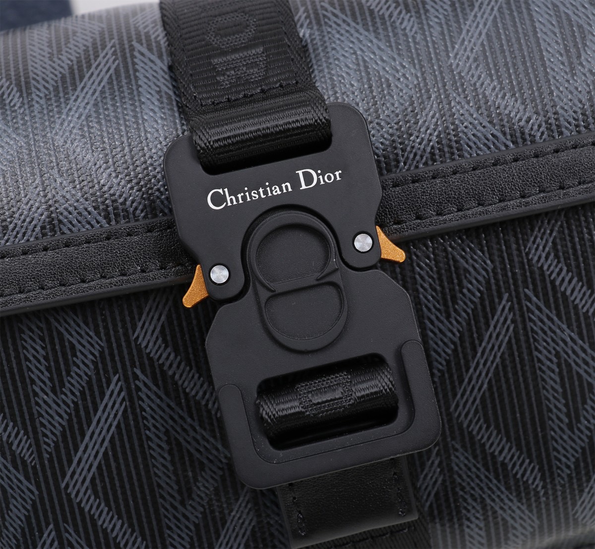 Dior Mini Hit The Road Mens Shoulder Bags Size 19*11*4cm